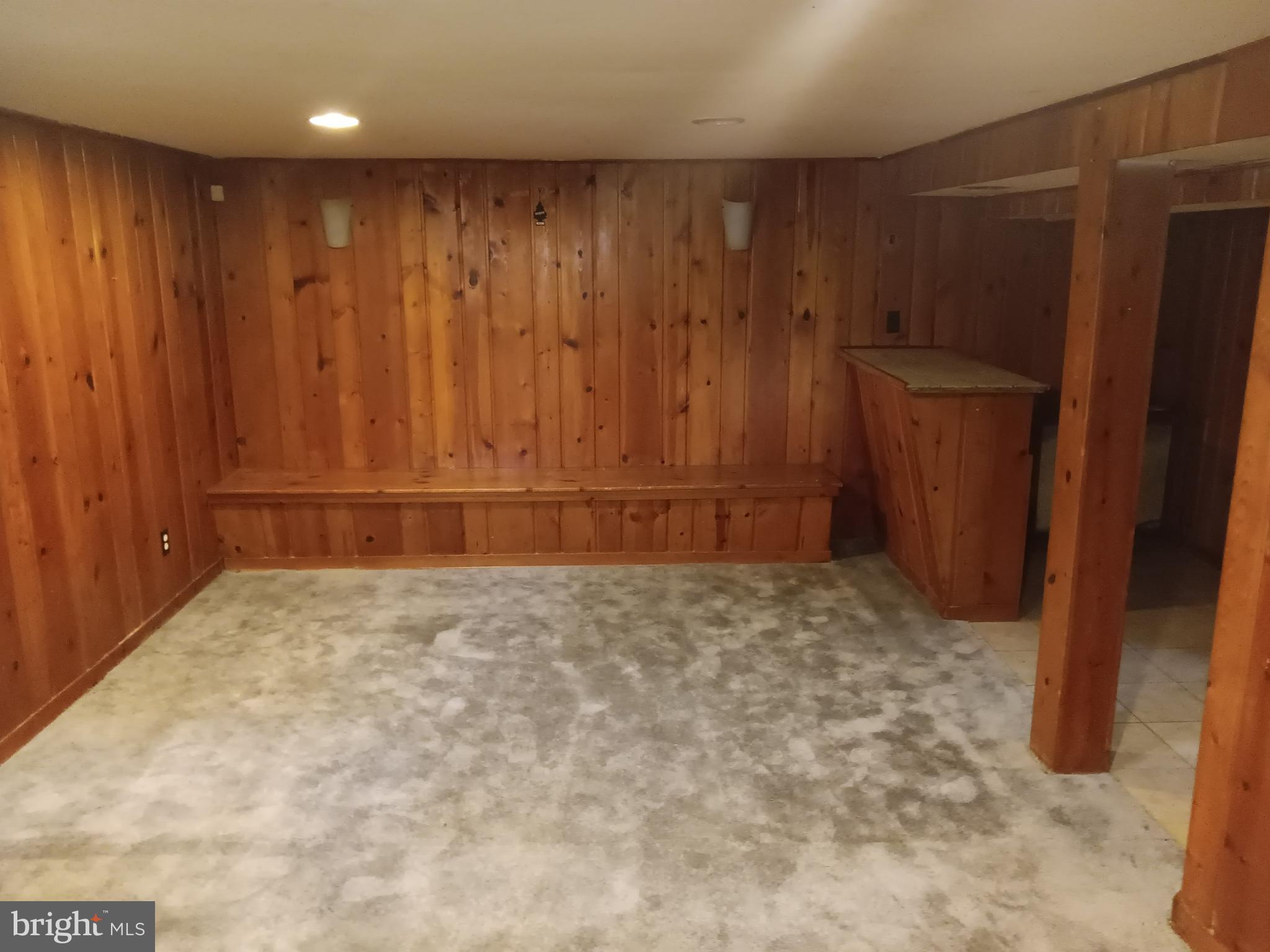 LANDOVER HILLS - Residential