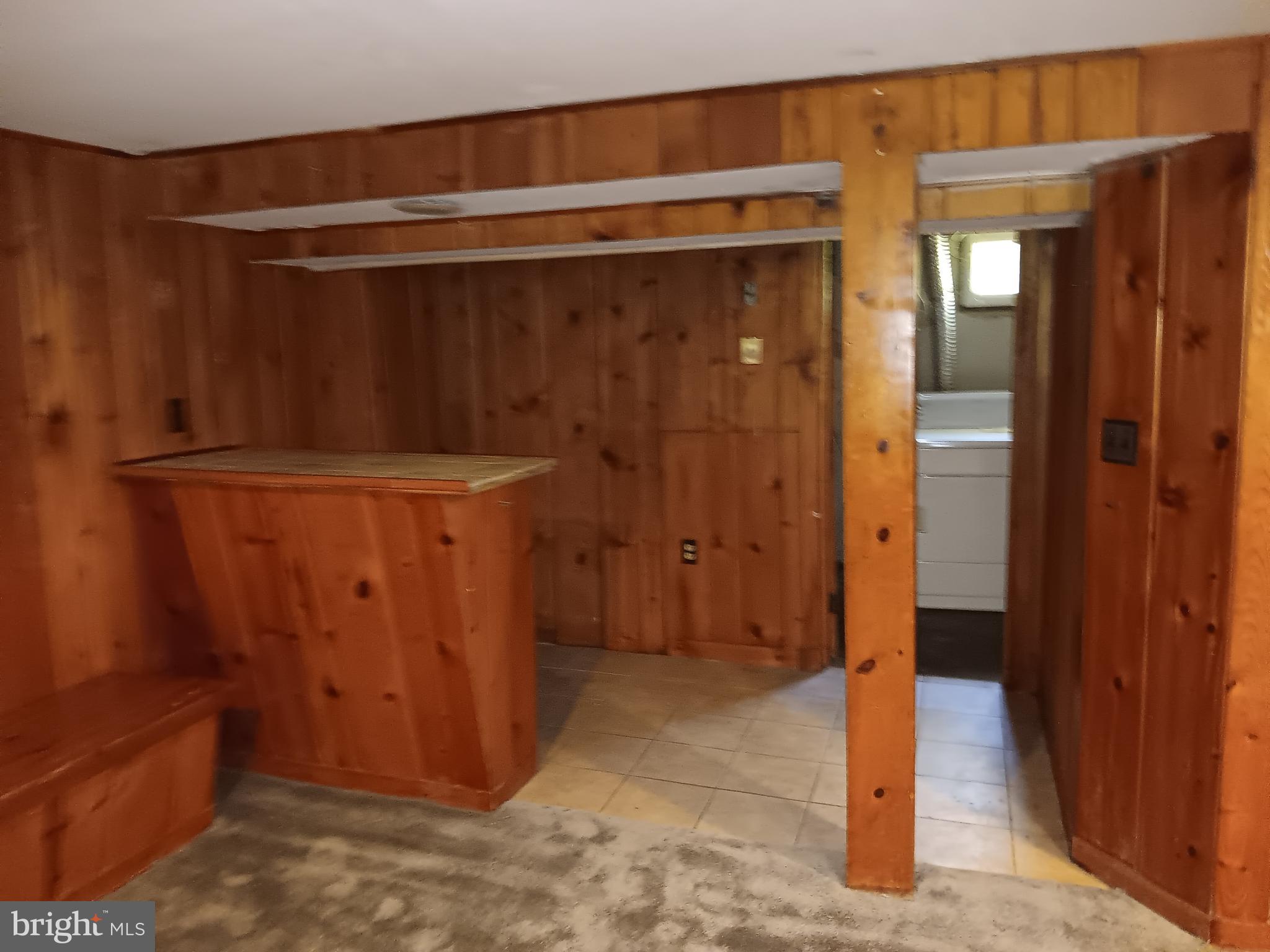 LANDOVER HILLS - Residential