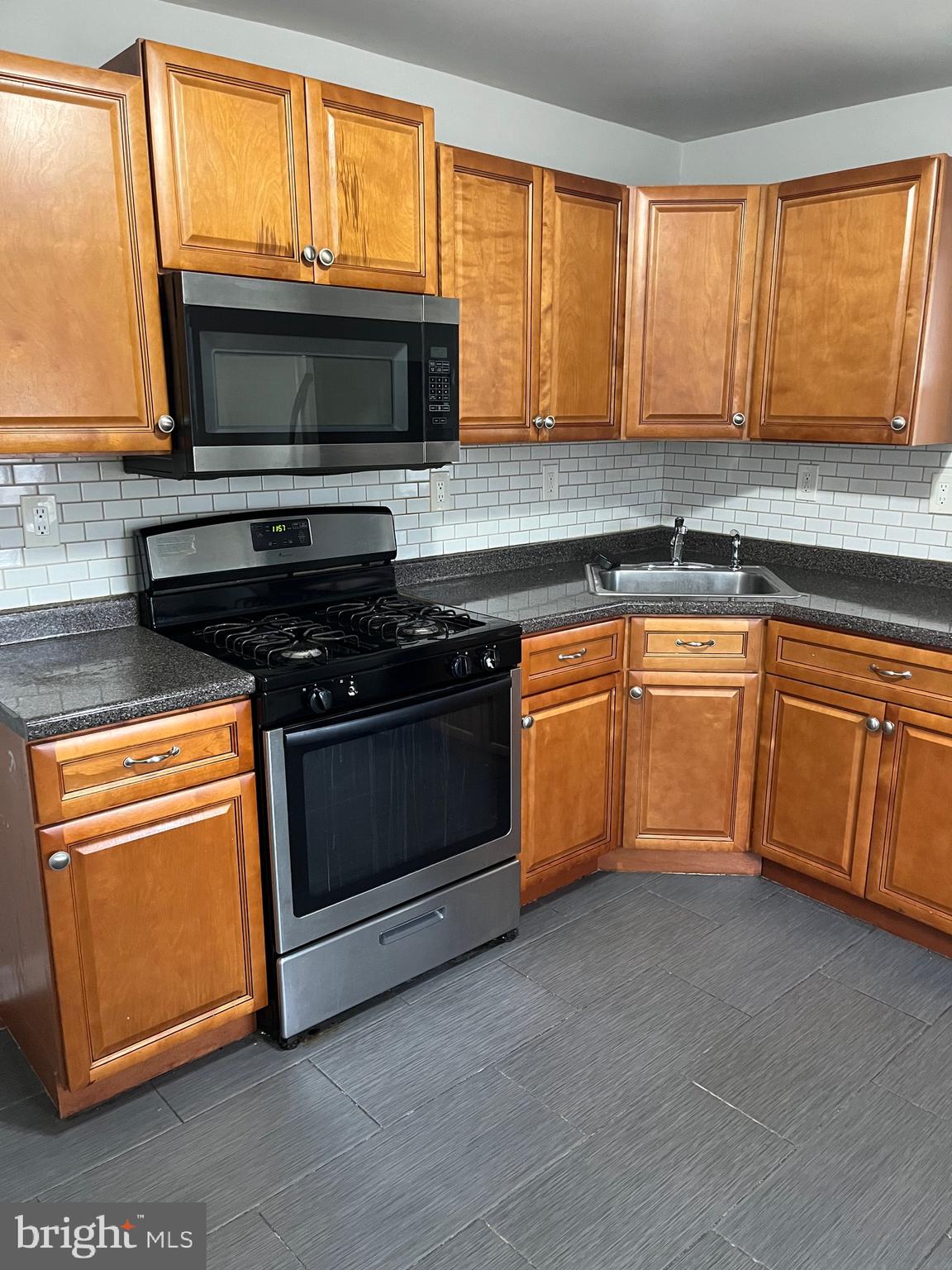 CLIFTON HEIGHTS - Residential Lease