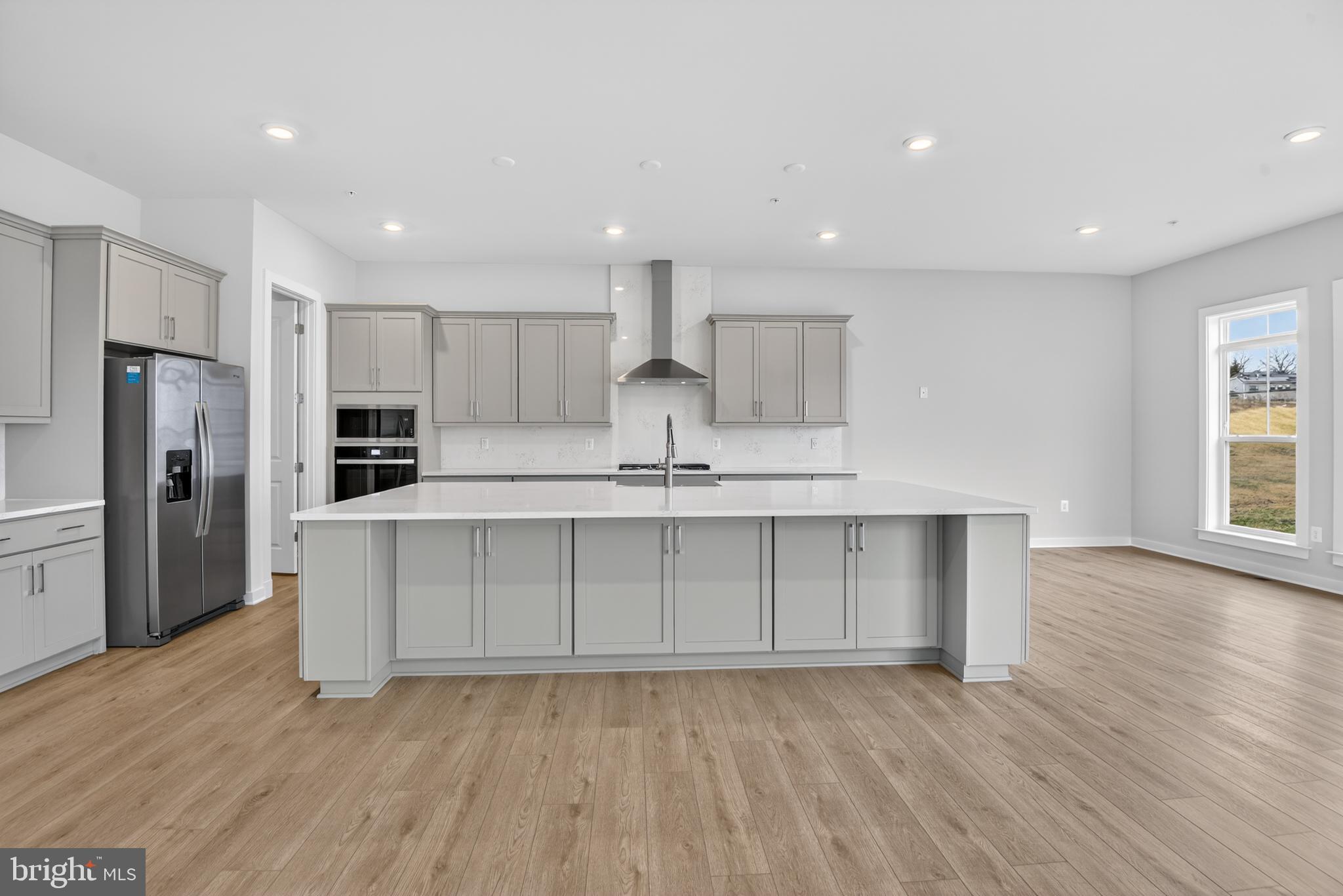 6822 FOUNTAIN PARK DRIVE