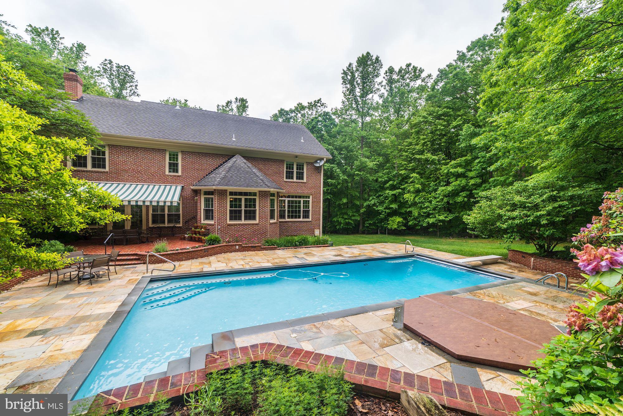 WOLF RUN - Residential