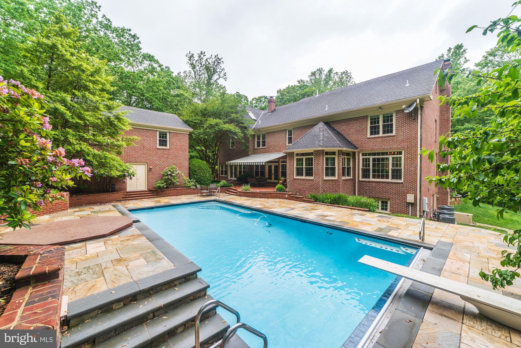 WOLF RUN - Residential