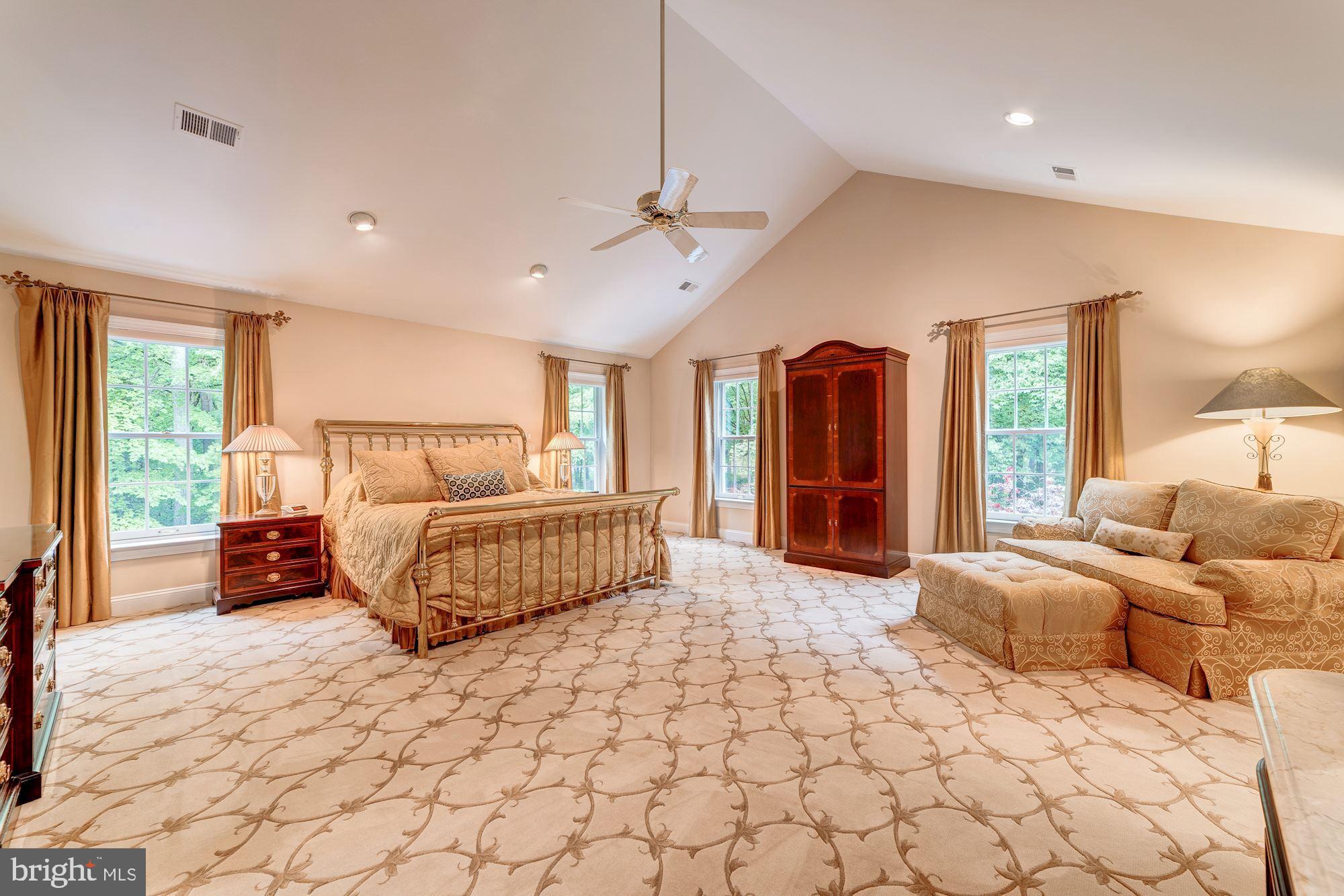 WOLF RUN - Residential