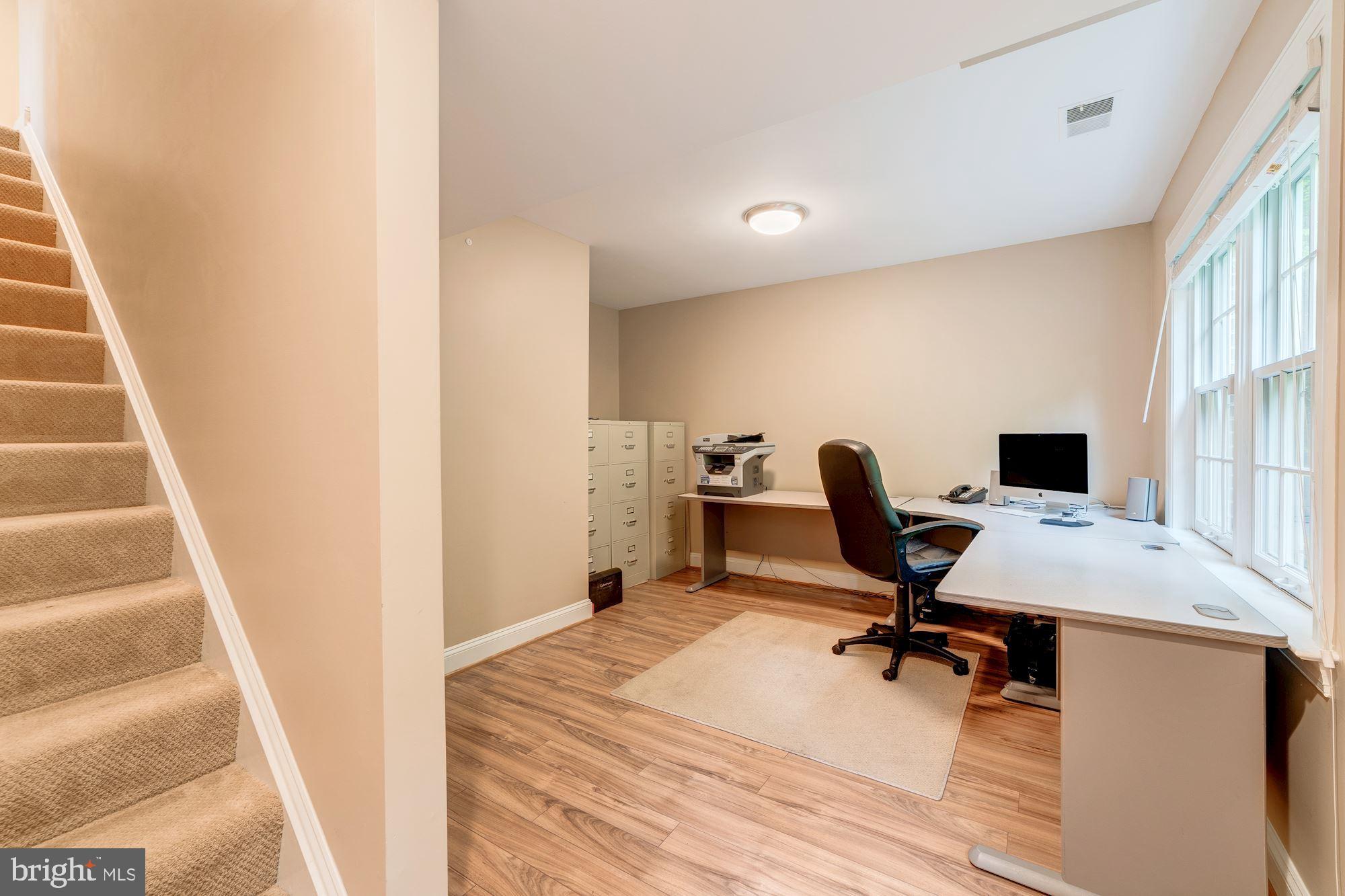 WOLF RUN - Residential