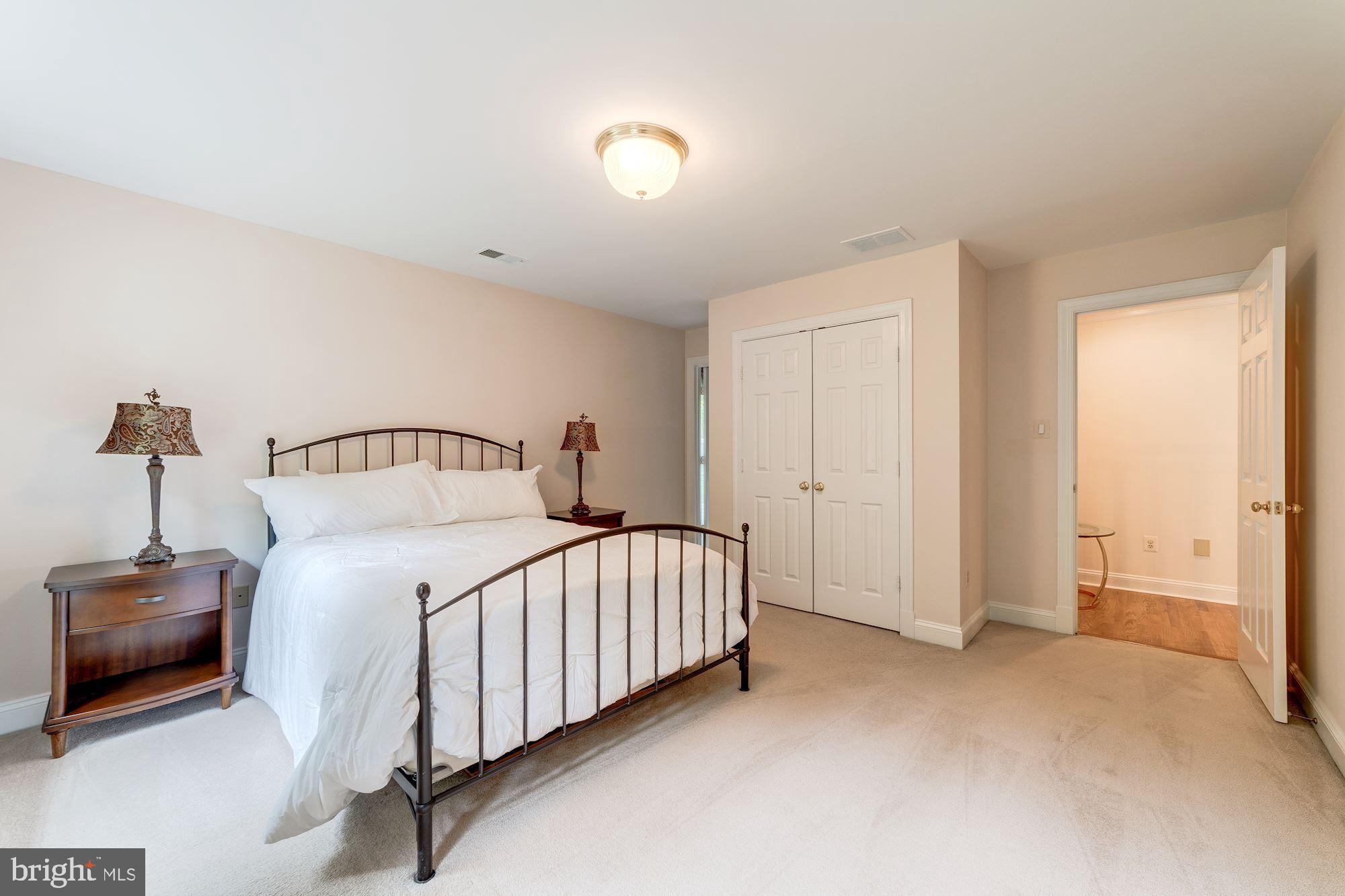 WOLF RUN - Residential