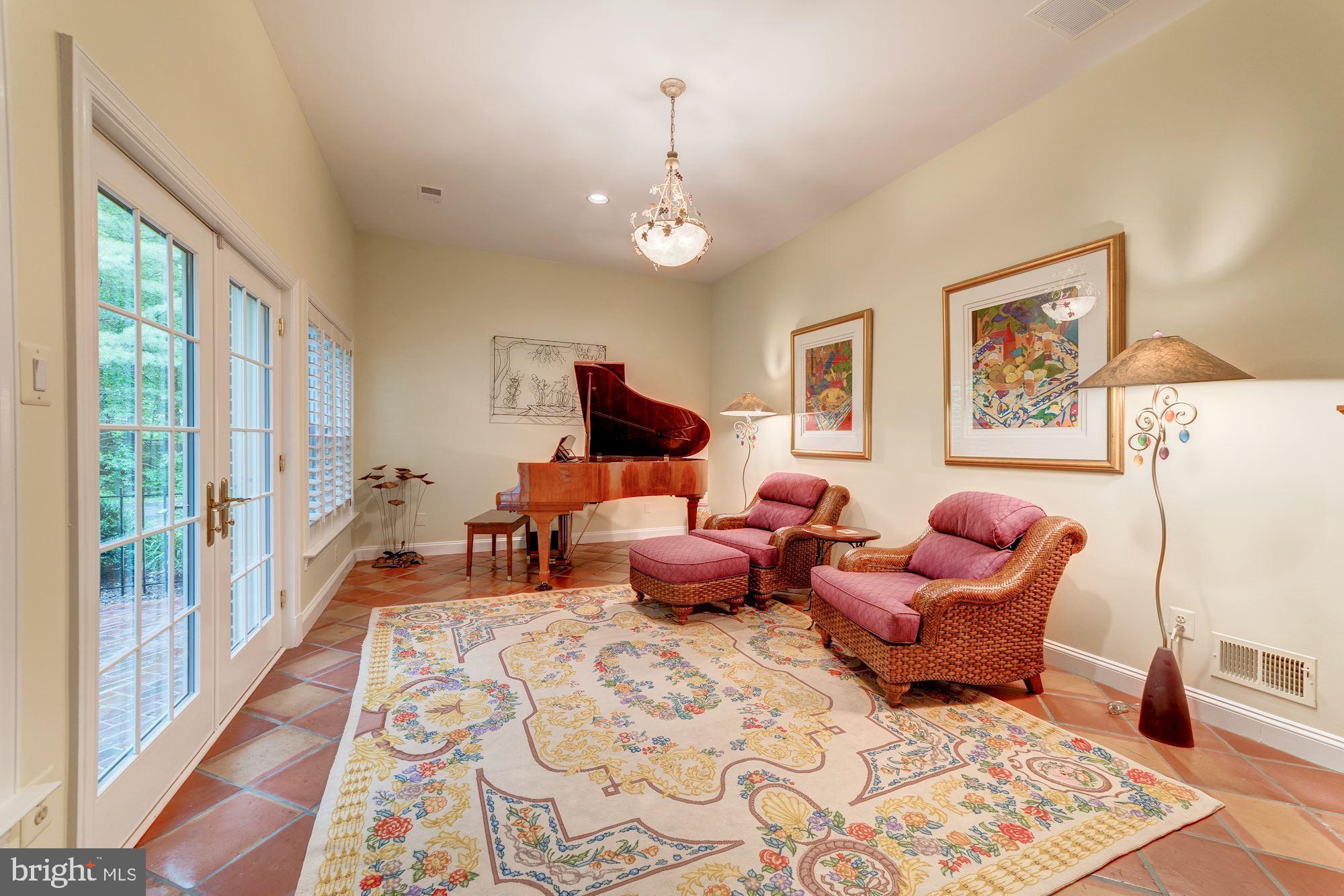 WOLF RUN - Residential