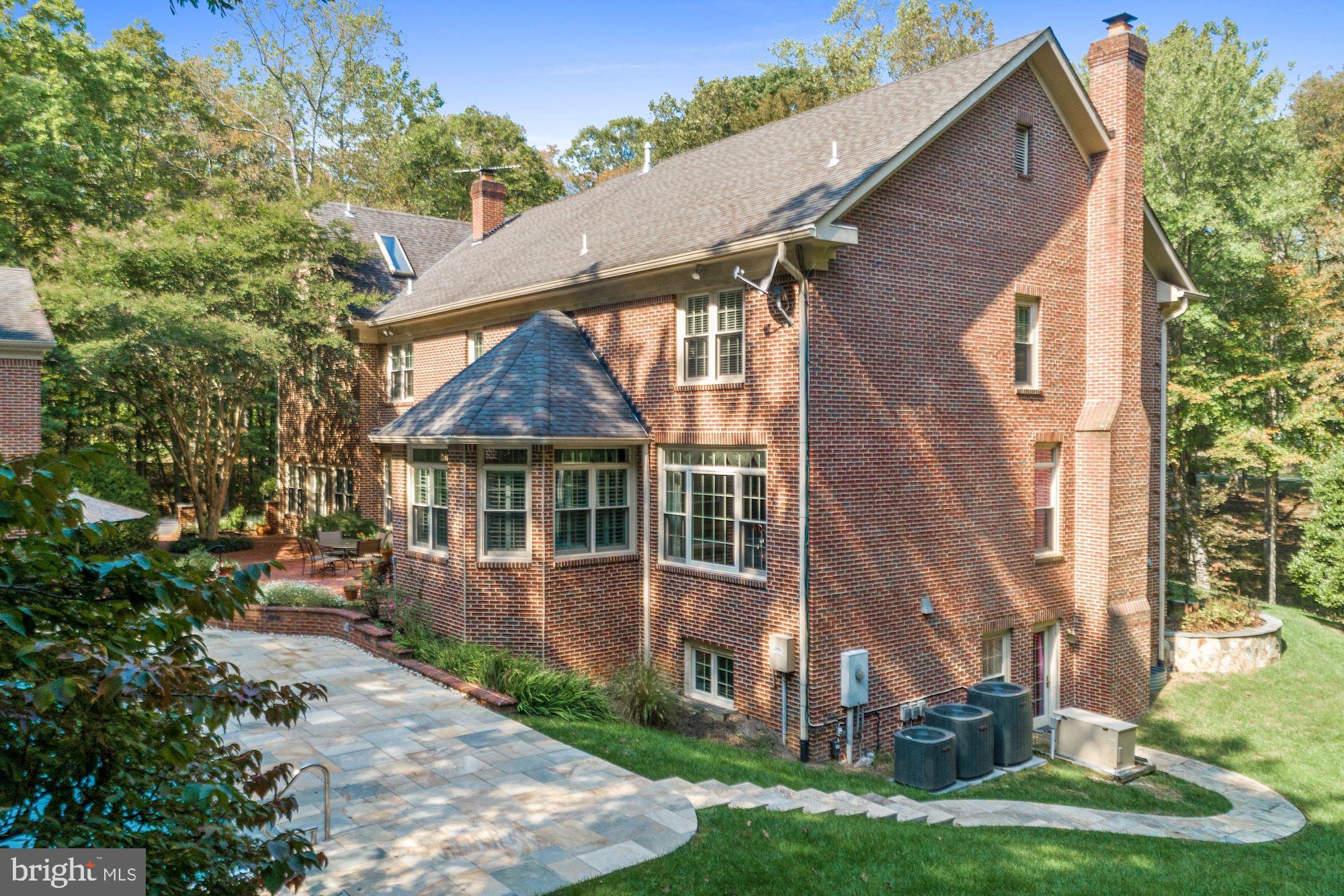 WOLF RUN - Residential