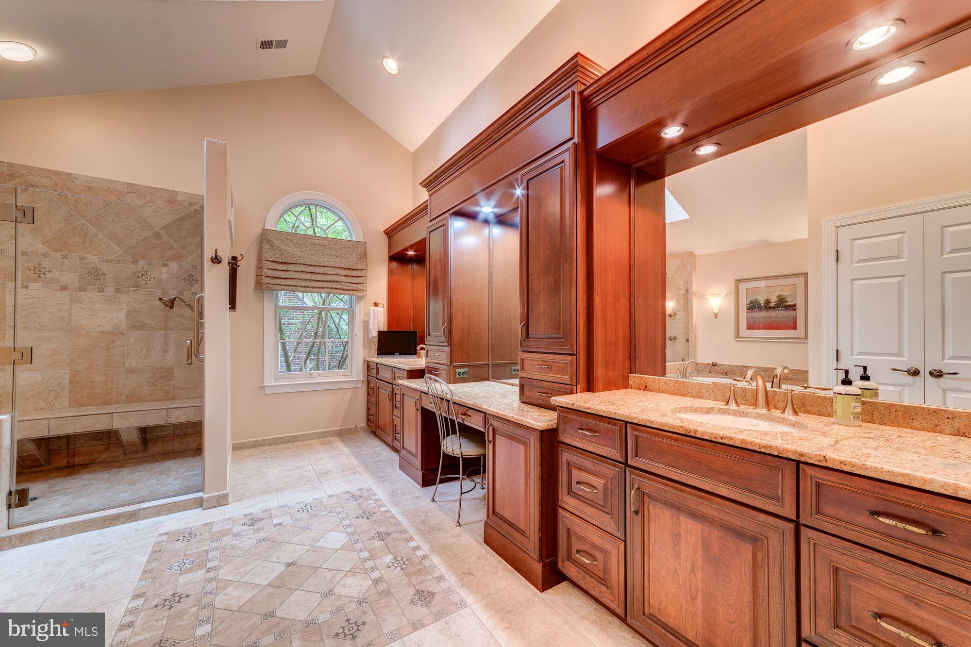 WOLF RUN - Residential