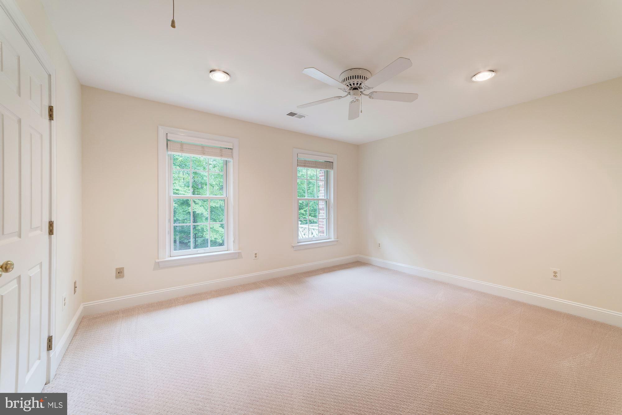 WOLF RUN - Residential