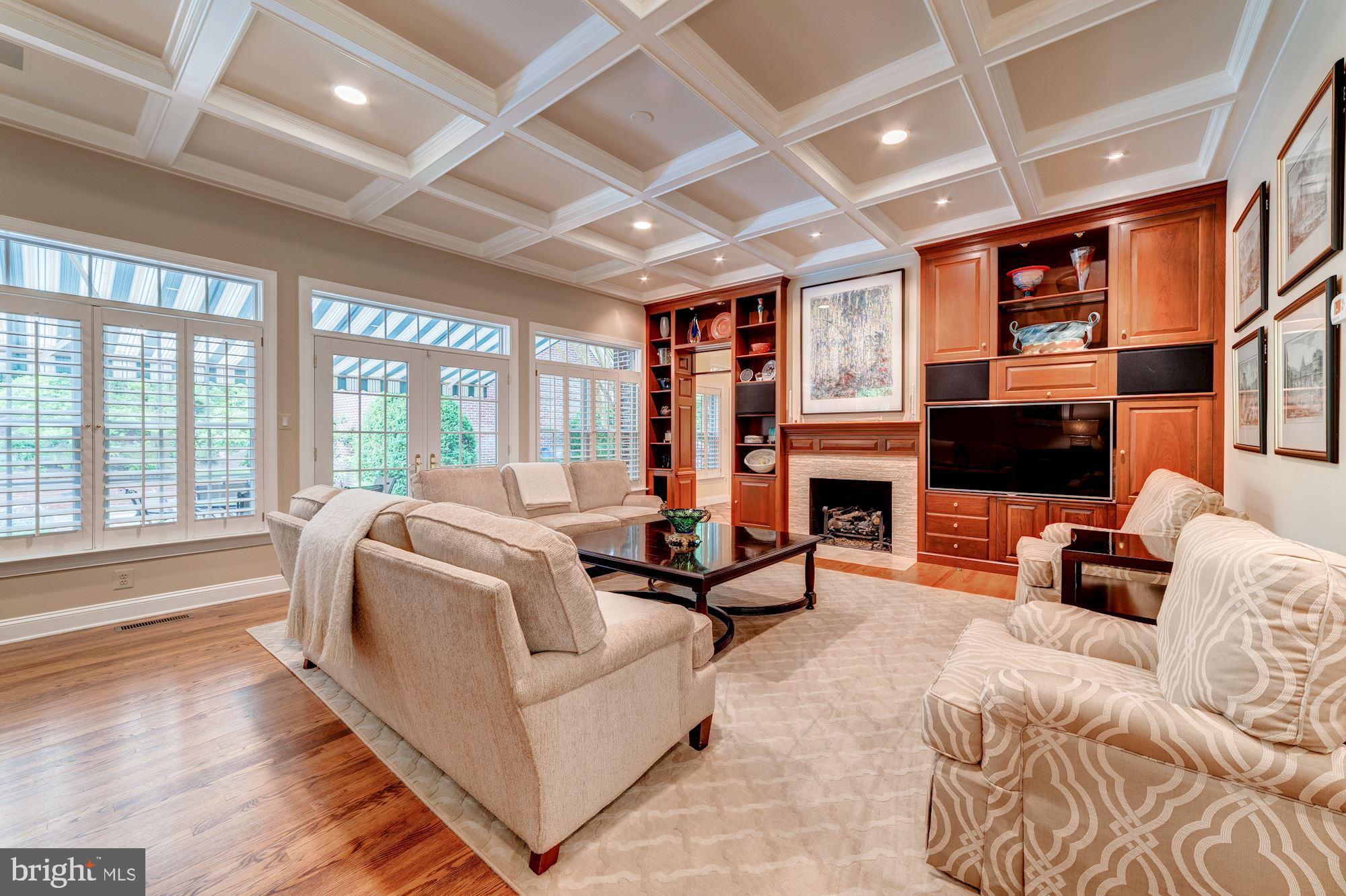 WOLF RUN - Residential