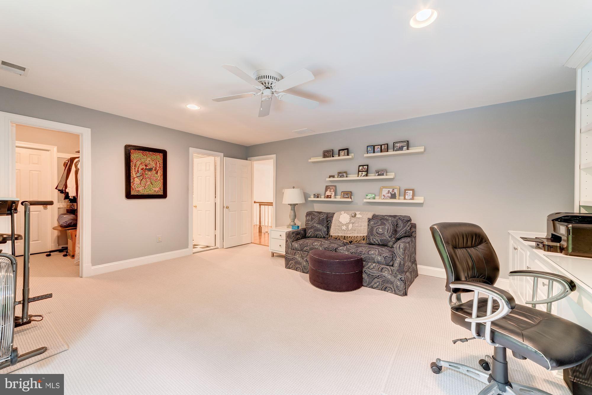 WOLF RUN - Residential