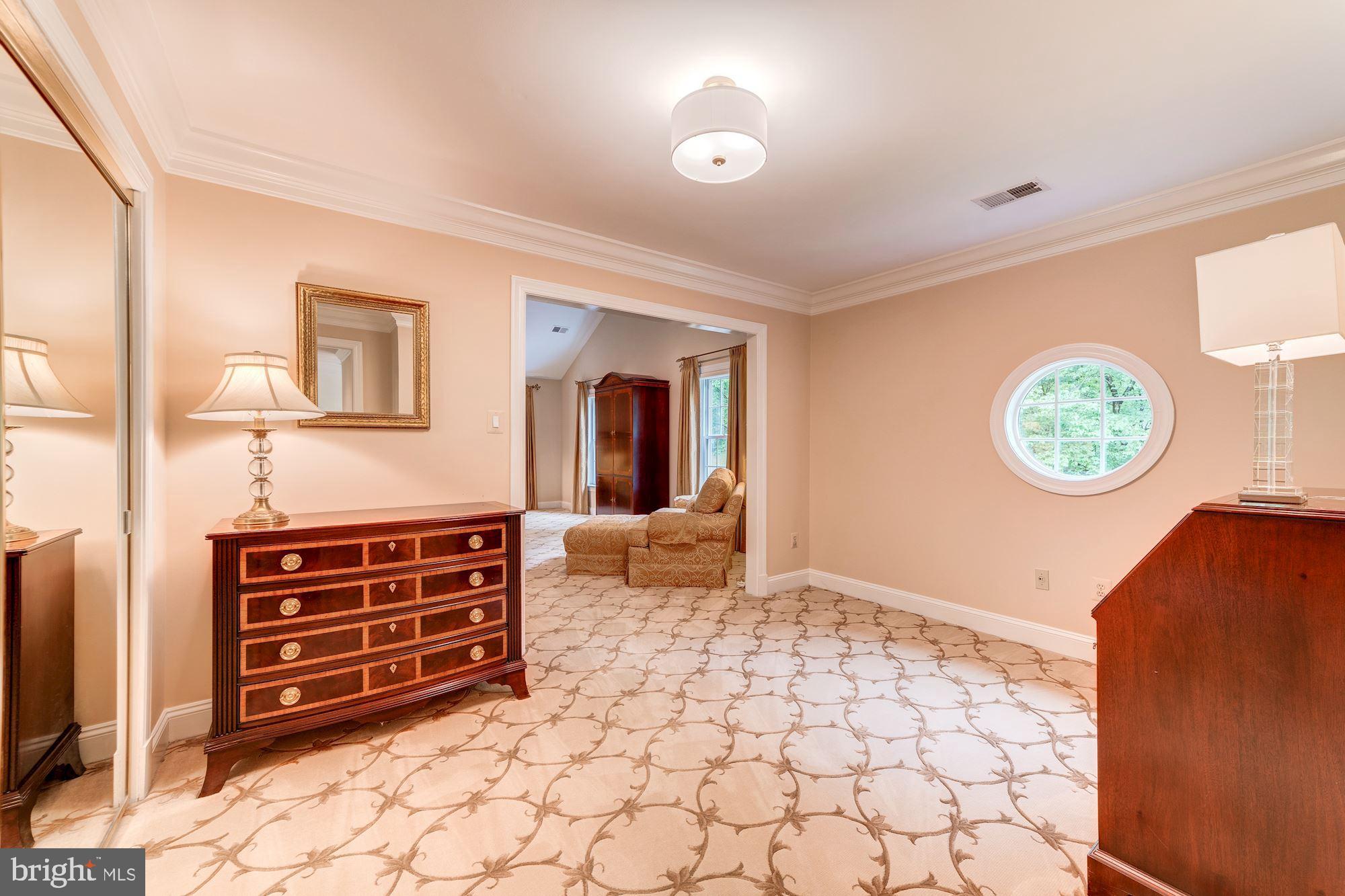 WOLF RUN - Residential