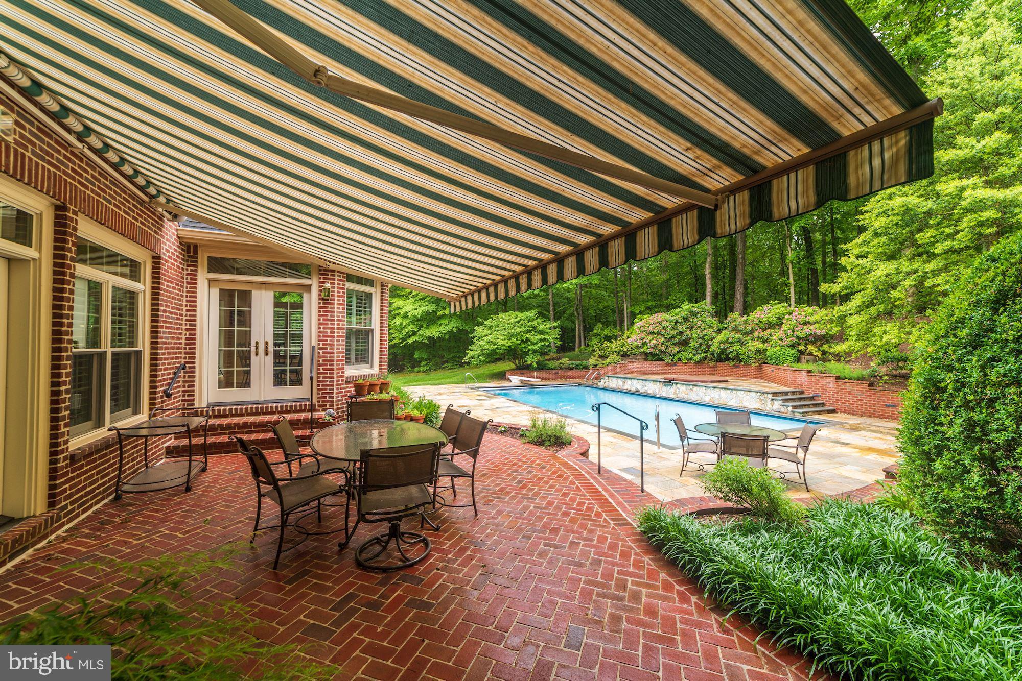 WOLF RUN - Residential