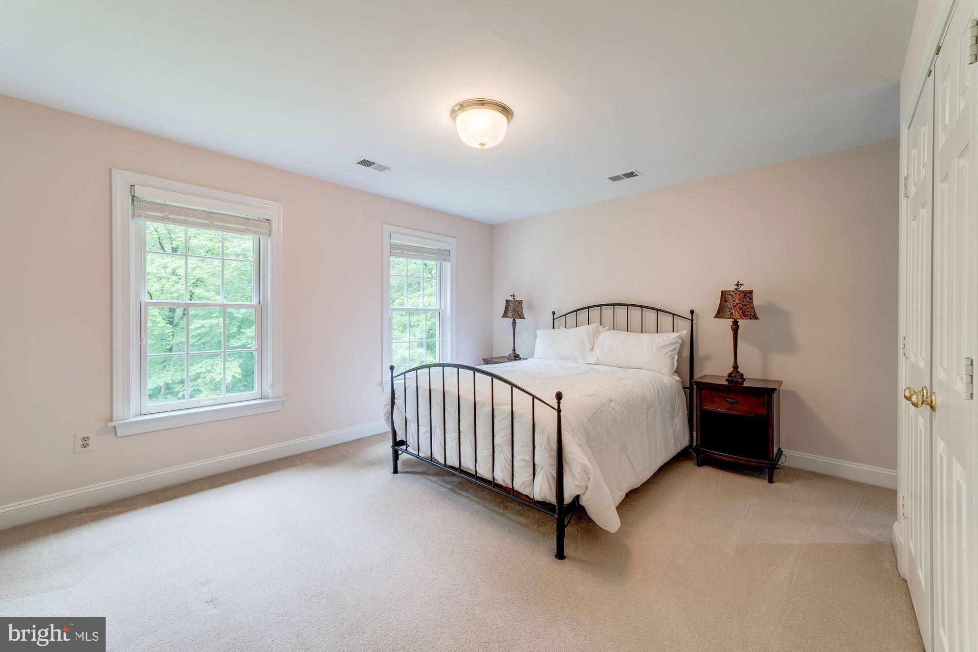 WOLF RUN - Residential