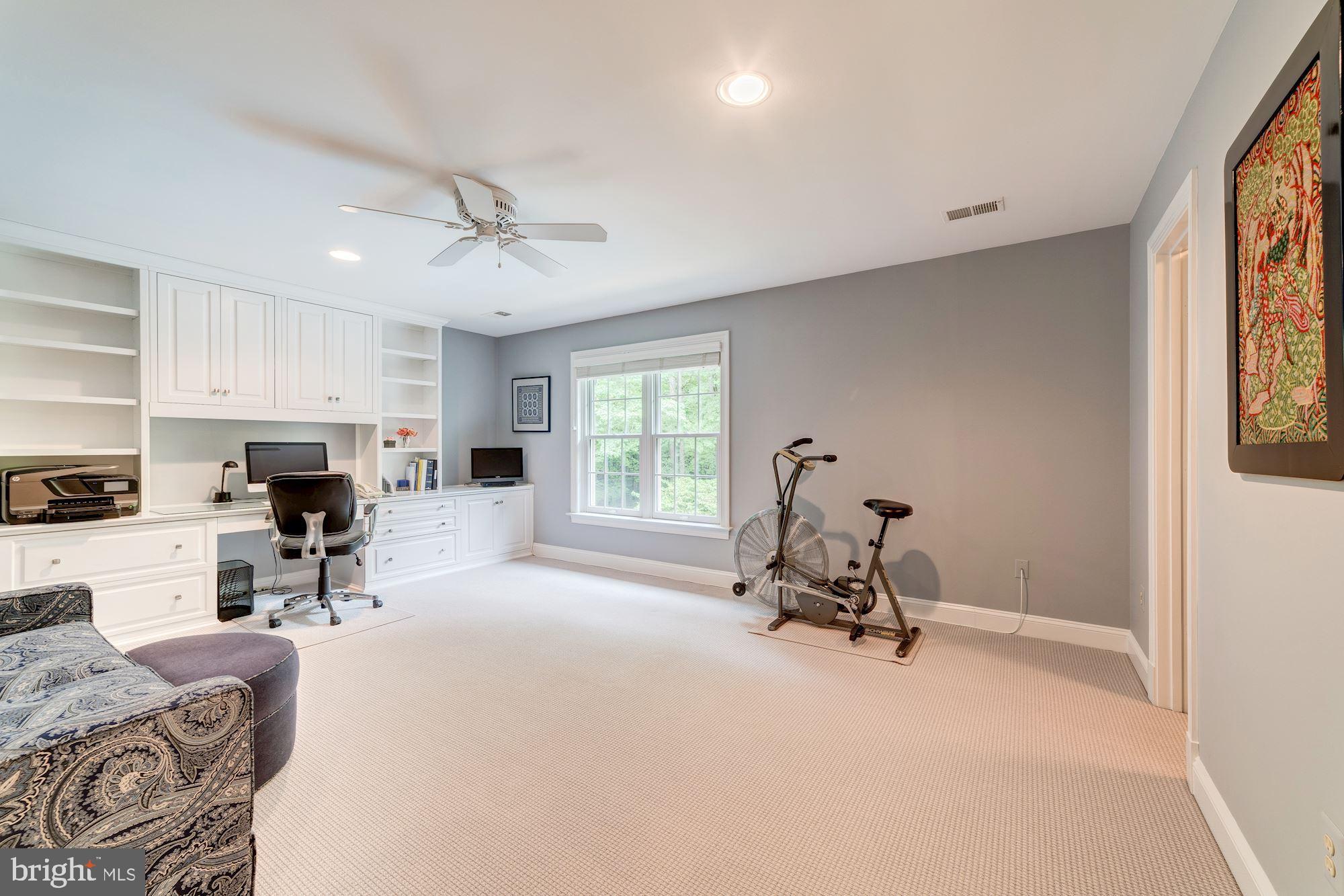 WOLF RUN - Residential