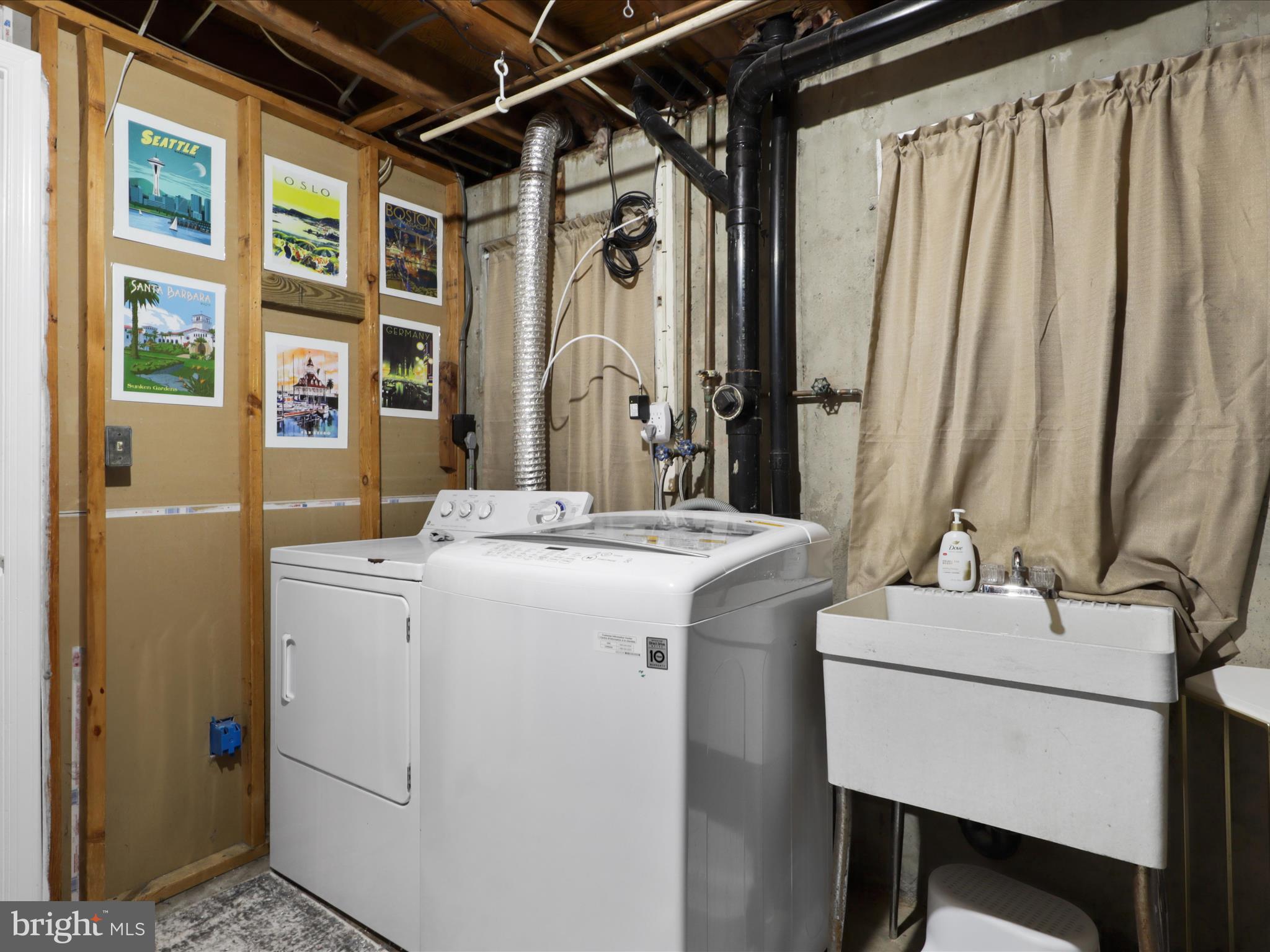 LAKE RIDGE- OAKWOOD - Residential