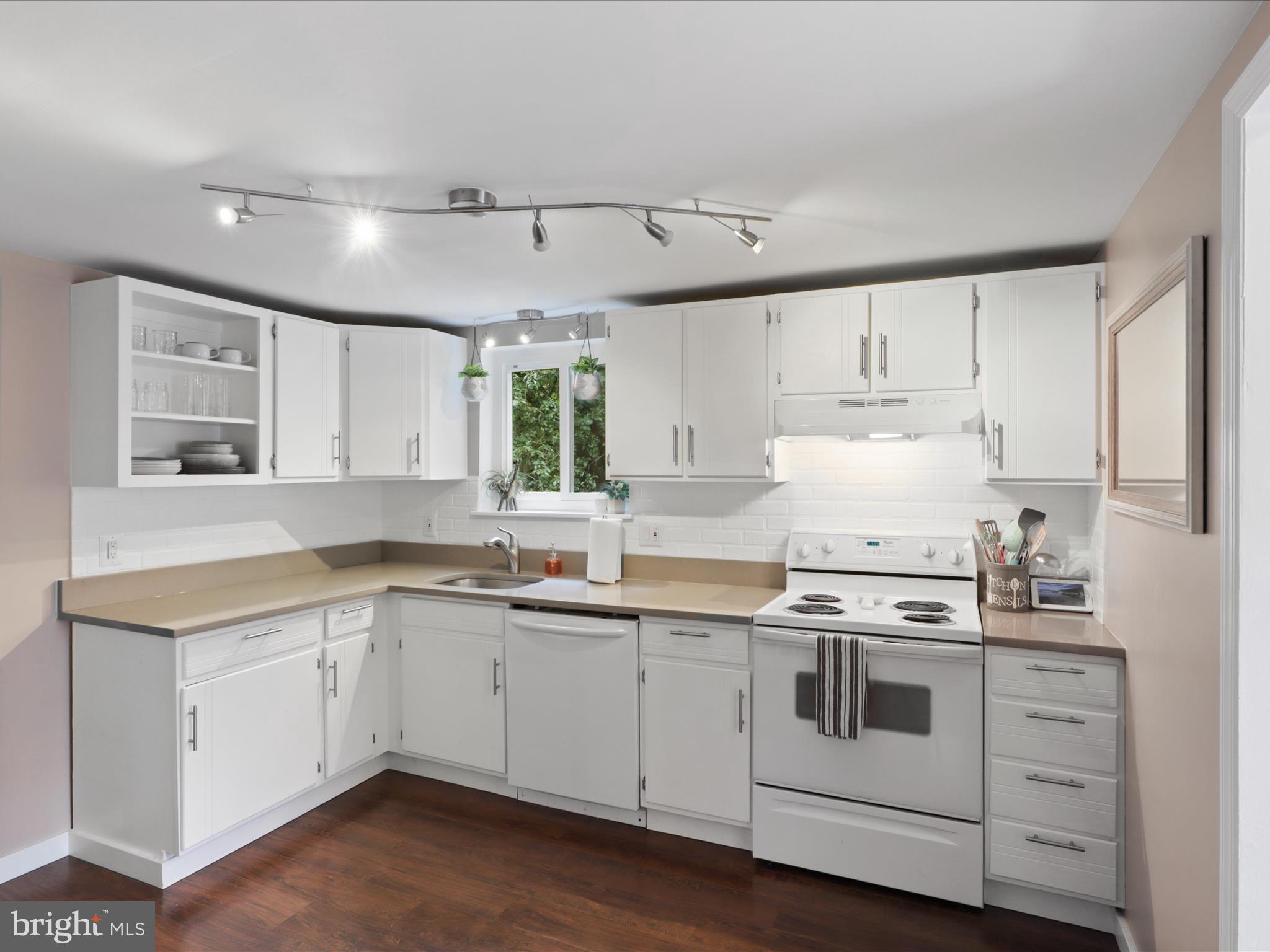 LAKE RIDGE- OAKWOOD - Residential