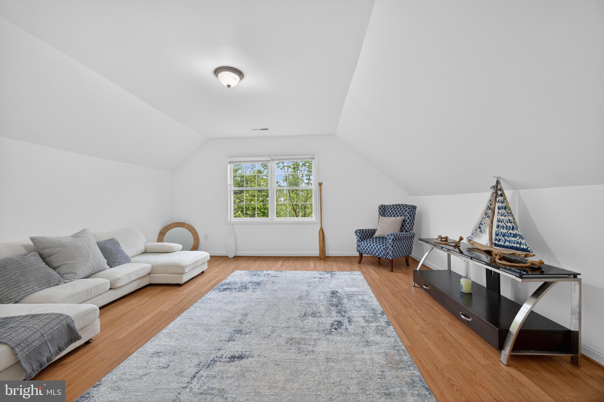 QUEEN ANNE COLONY - Residential