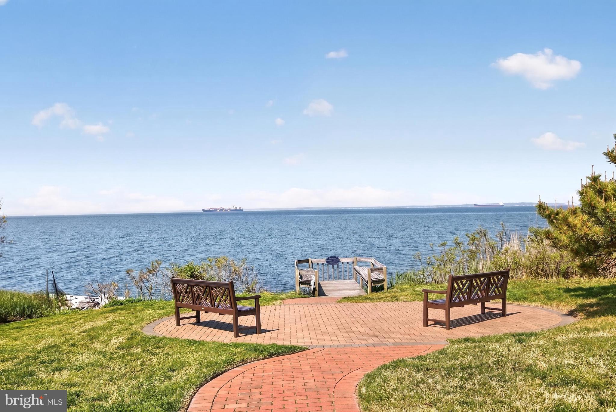 QUEEN ANNE COLONY - Residential