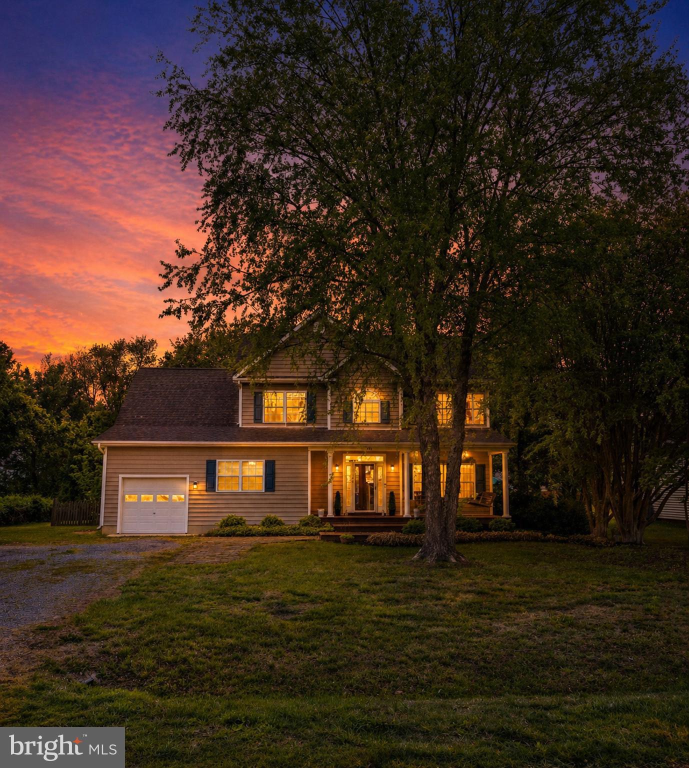 QUEEN ANNE COLONY - Residential