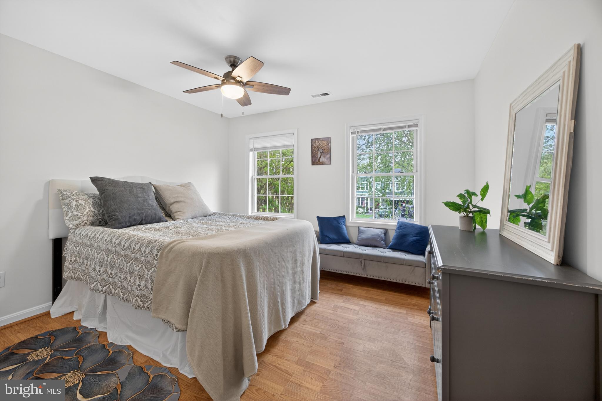 QUEEN ANNE COLONY - Residential