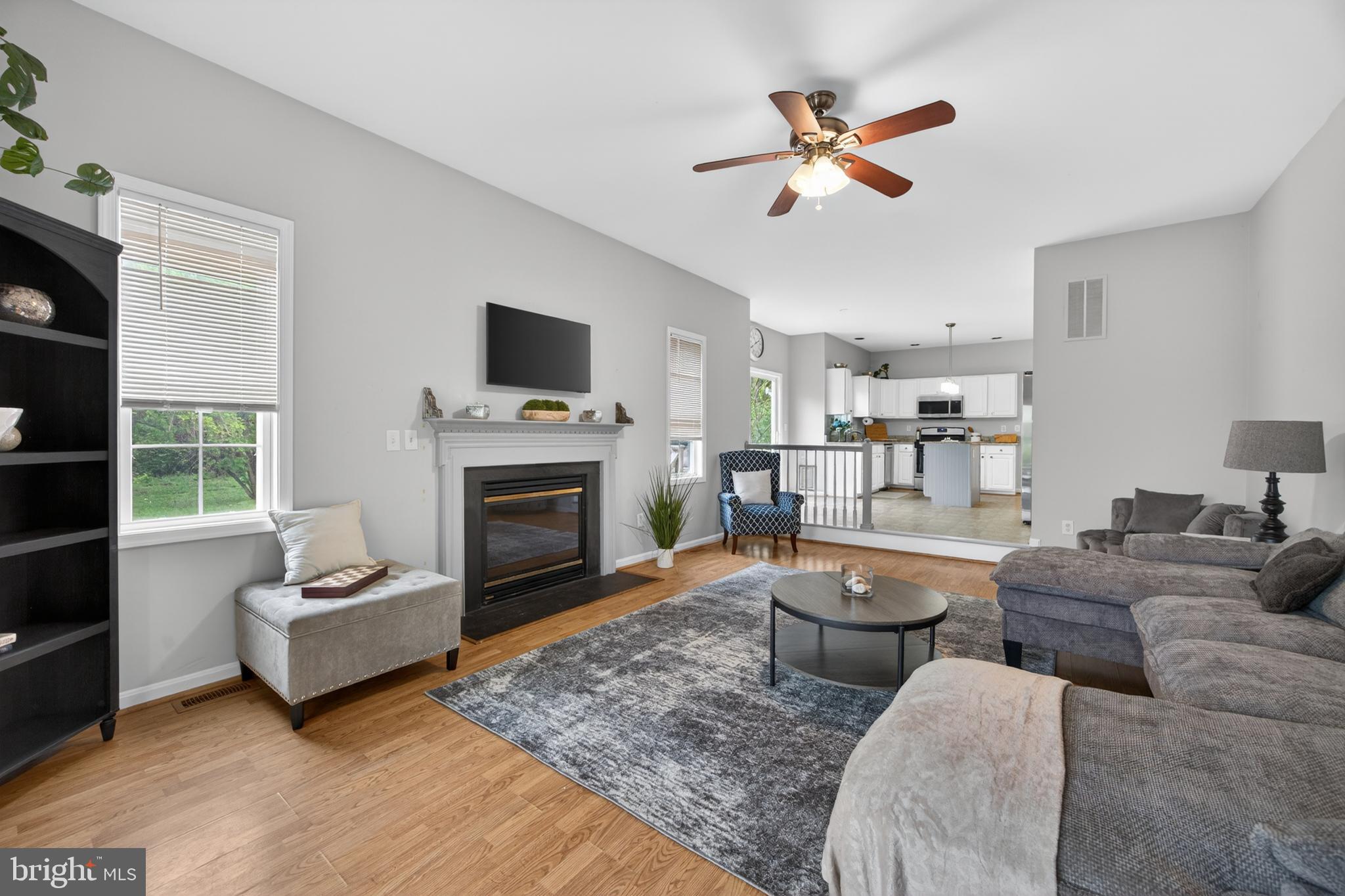 QUEEN ANNE COLONY - Residential