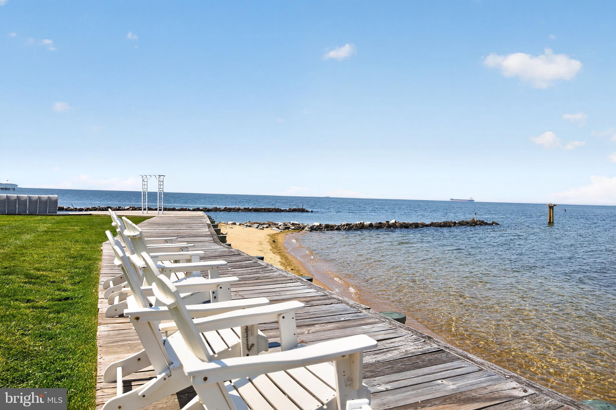 QUEEN ANNE COLONY - Residential