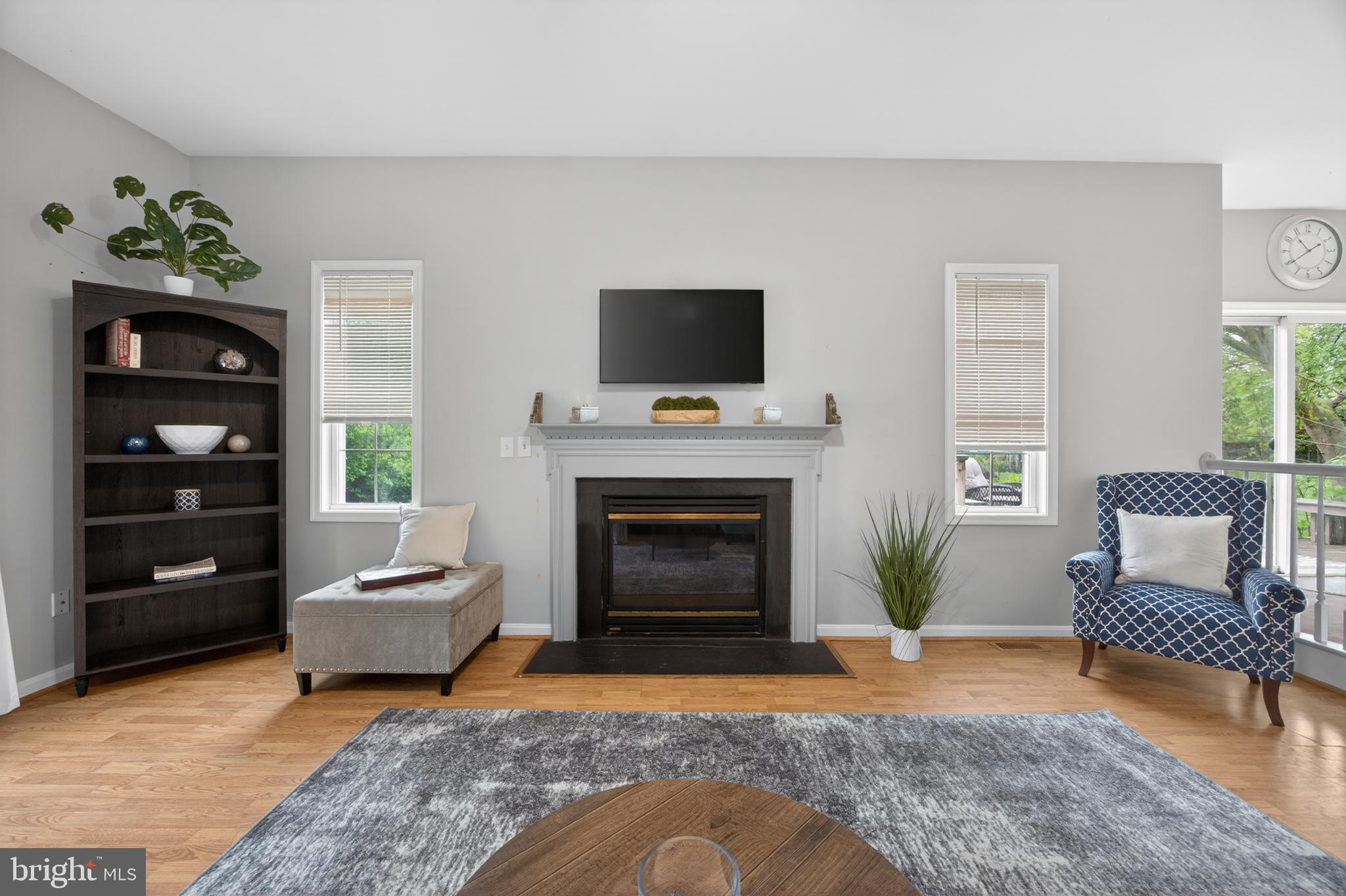 QUEEN ANNE COLONY - Residential