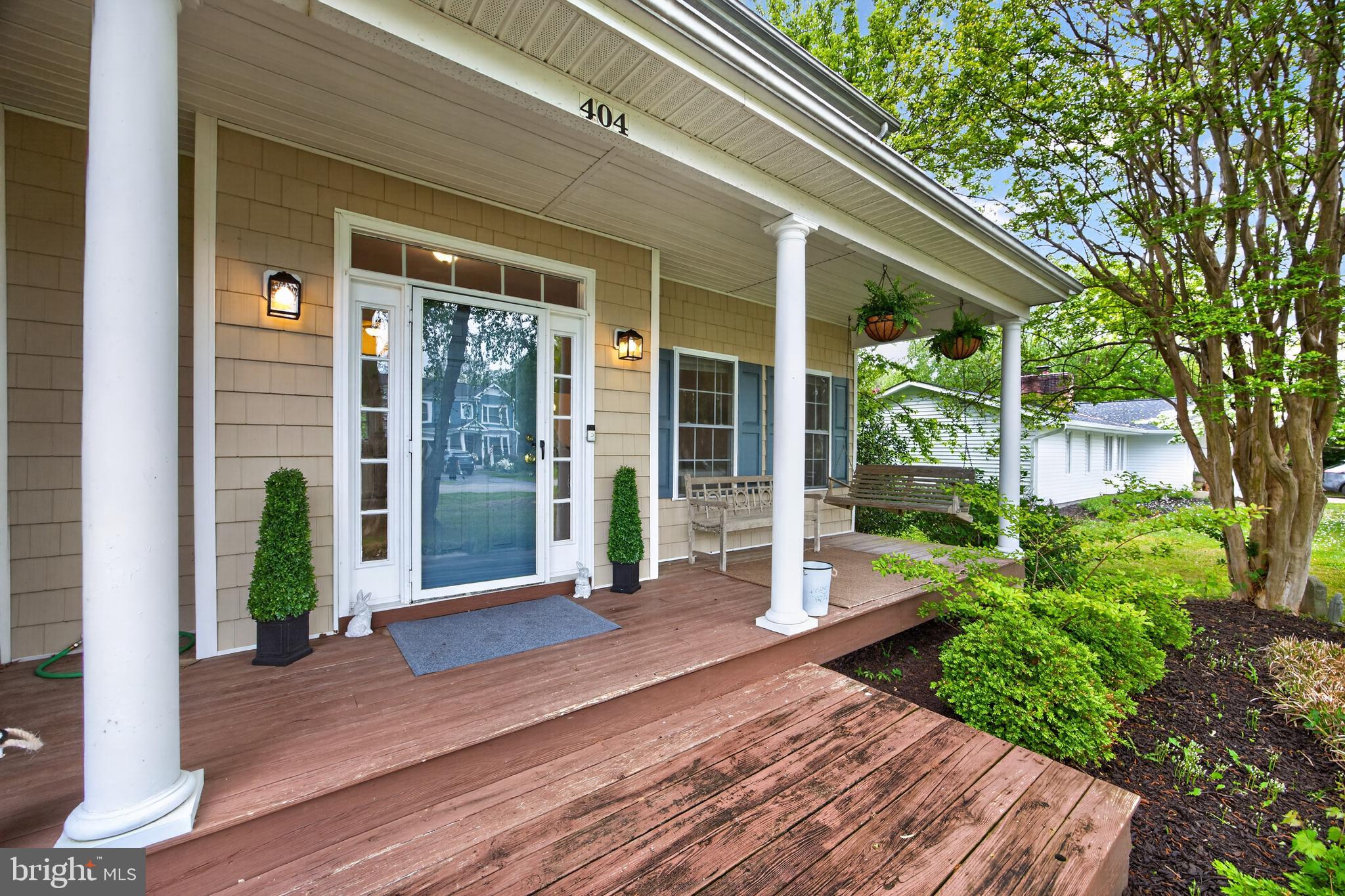 QUEEN ANNE COLONY - Residential