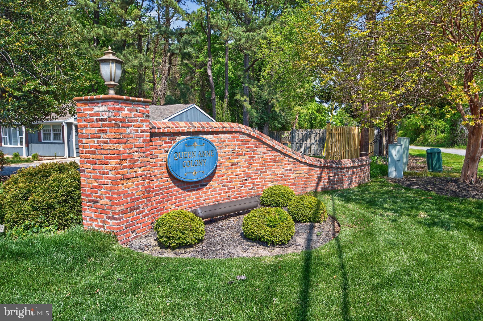 QUEEN ANNE COLONY - Residential