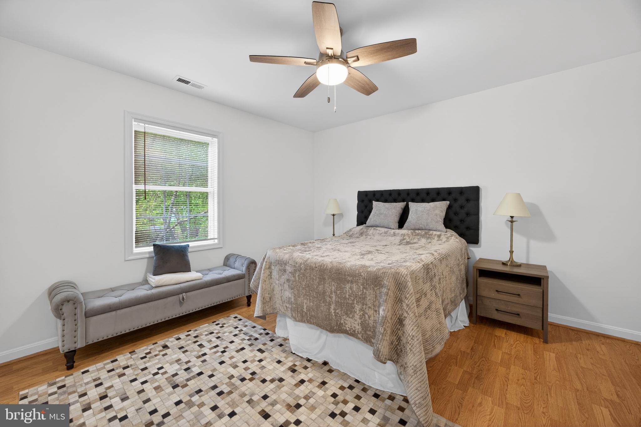 QUEEN ANNE COLONY - Residential