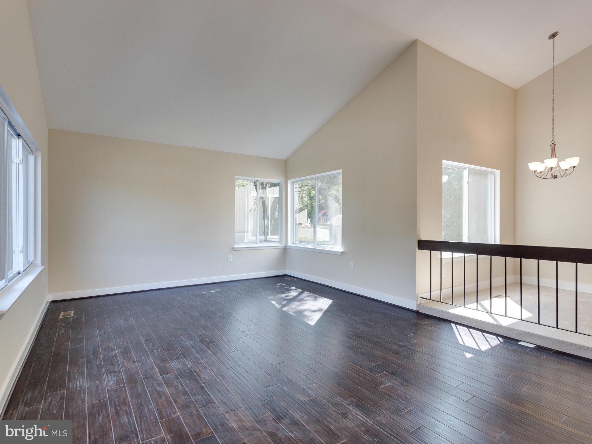 SOUTHERN GROVE - Residential