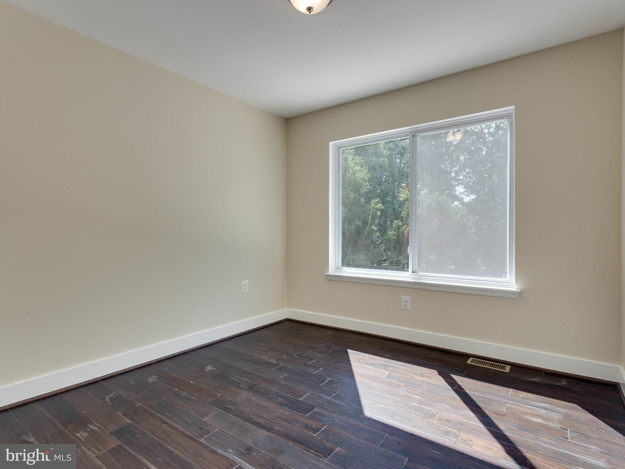 SOUTHERN GROVE - Residential