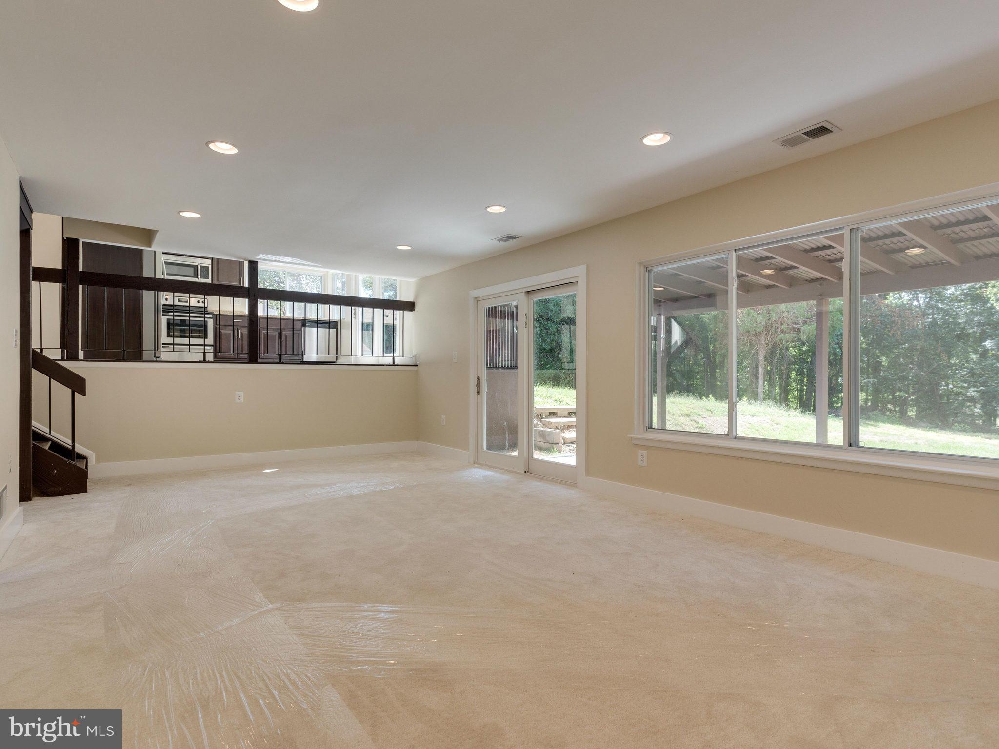 SOUTHERN GROVE - Residential