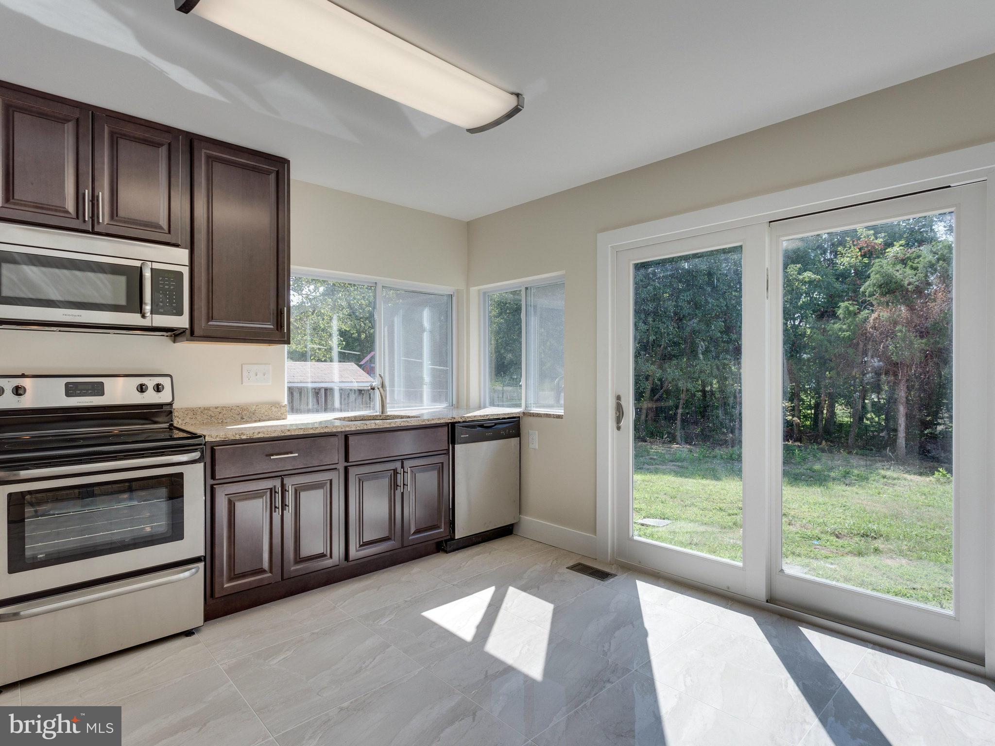 SOUTHERN GROVE - Residential