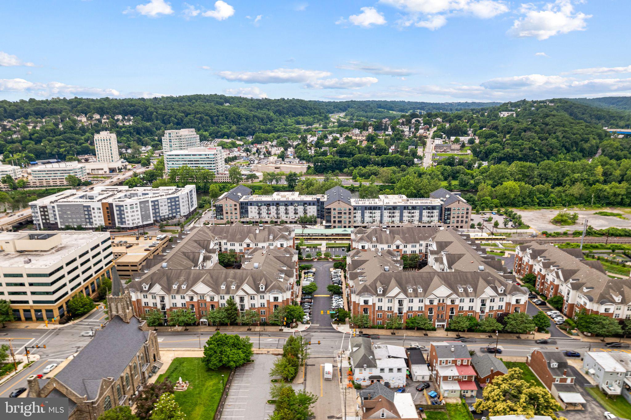 THE GRANDE AT RIVERVIEW - Residential