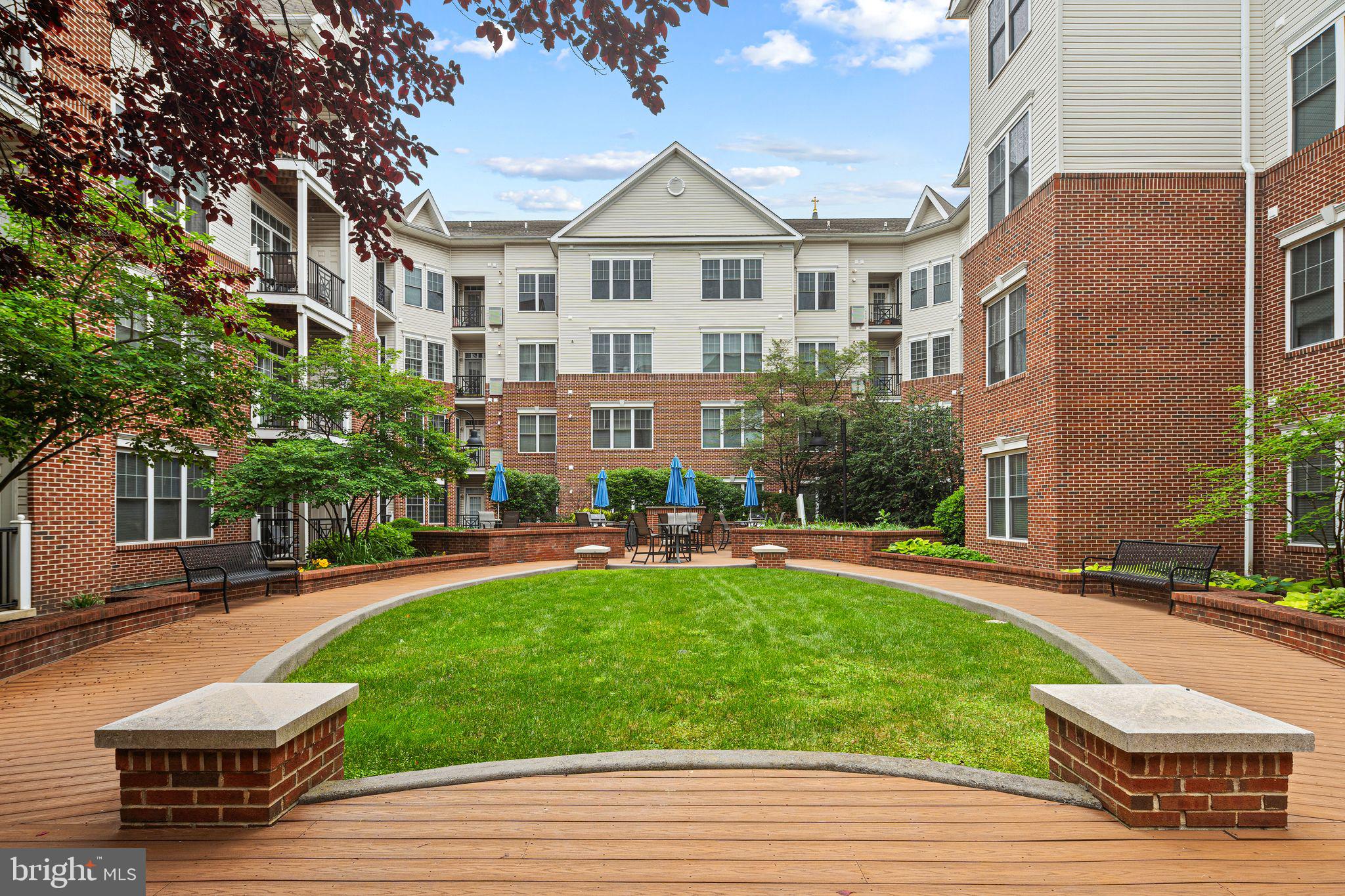 200 W ELM STREET 1315
