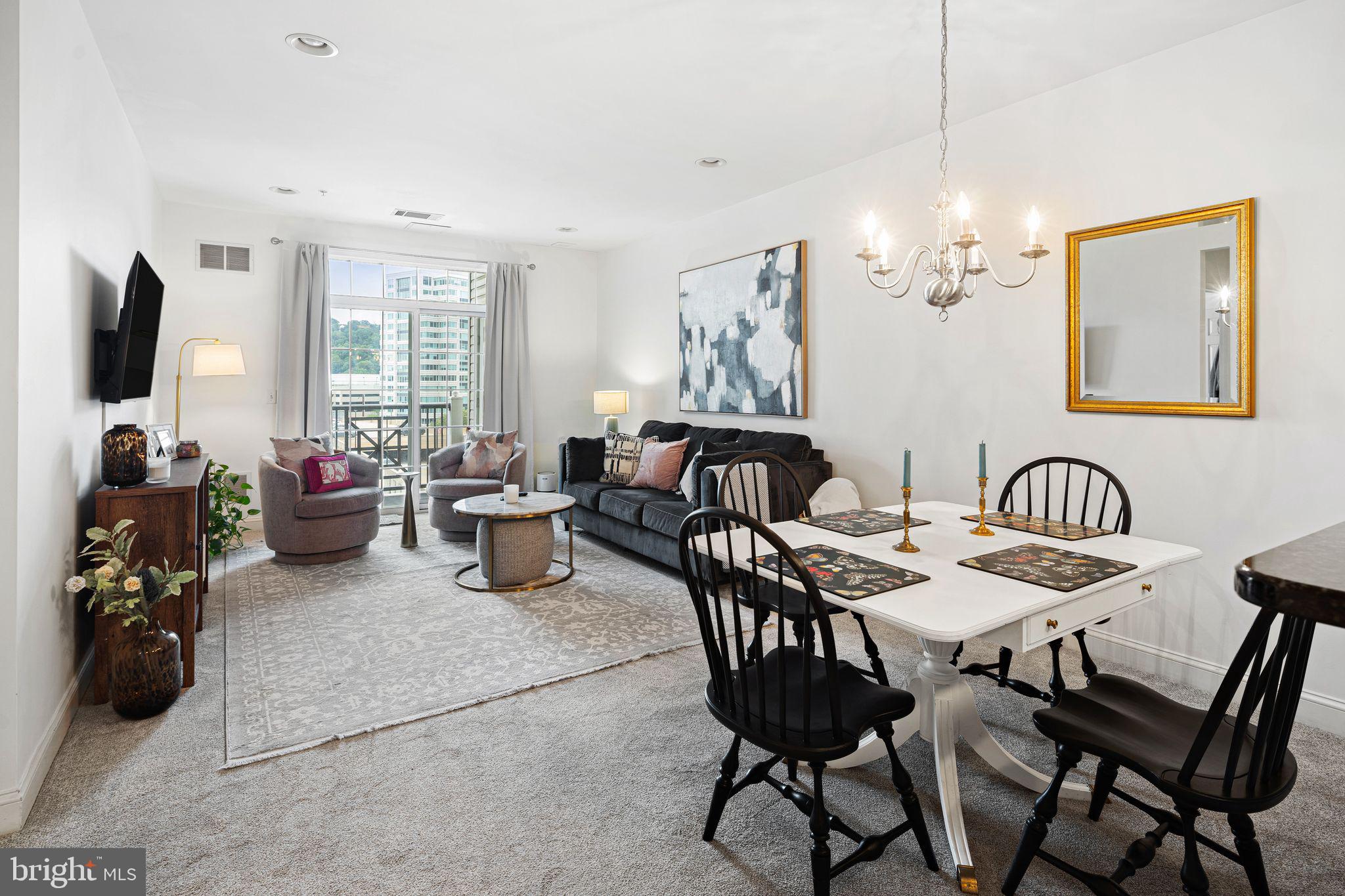 THE GRANDE AT RIVERVIEW - Residential