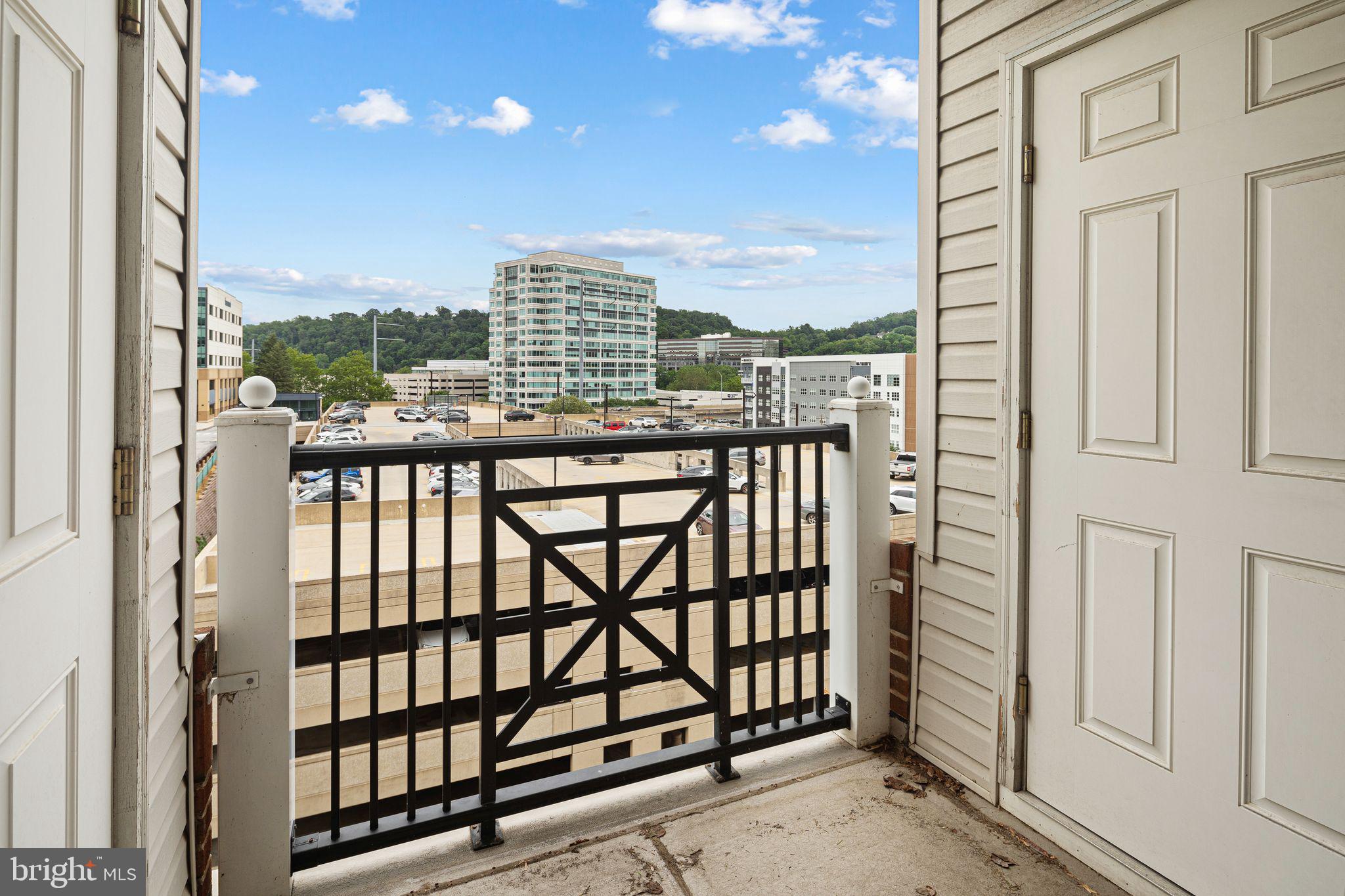 THE GRANDE AT RIVERVIEW - Residential