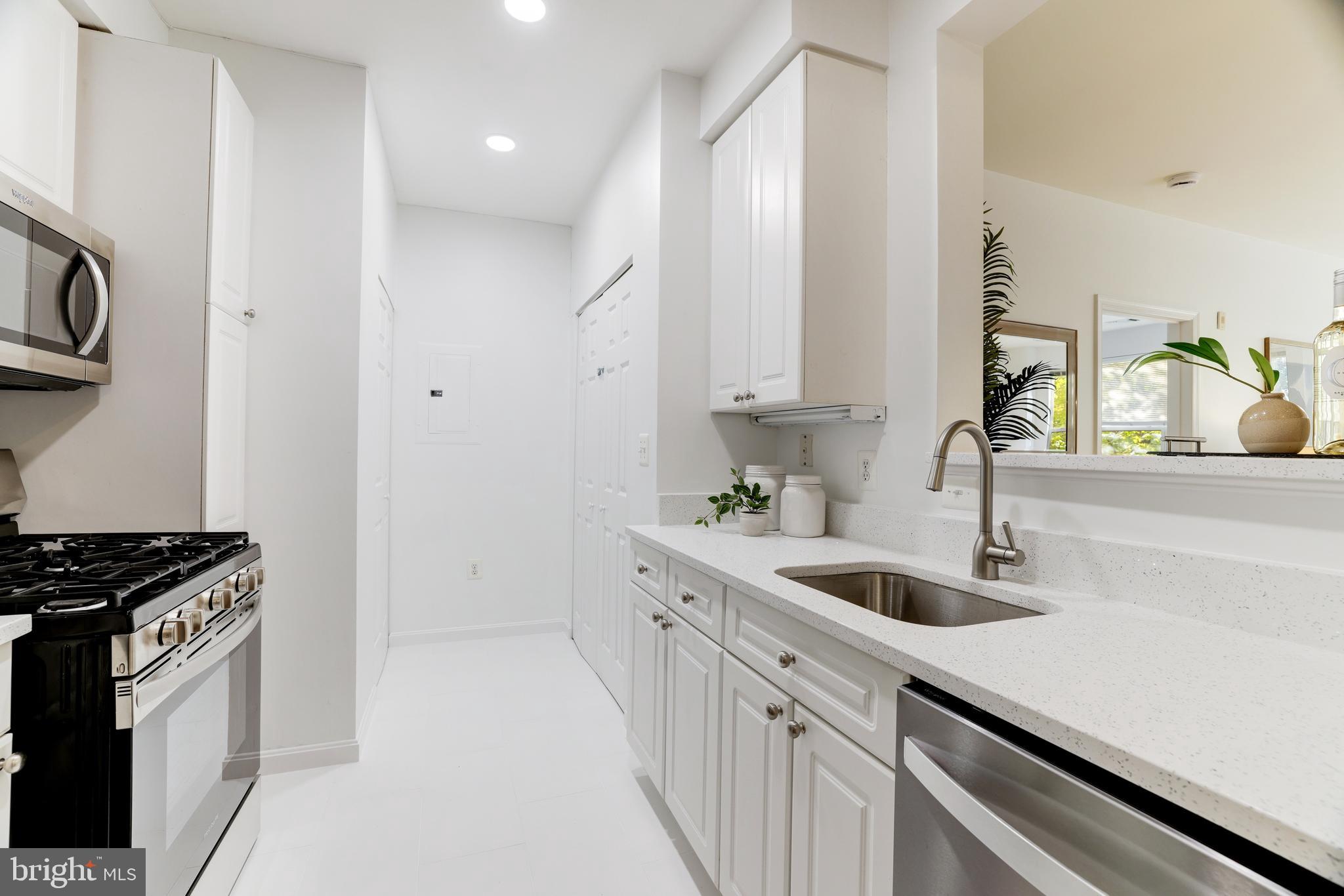 STRATFORD CONDOMINIUMS - Residential