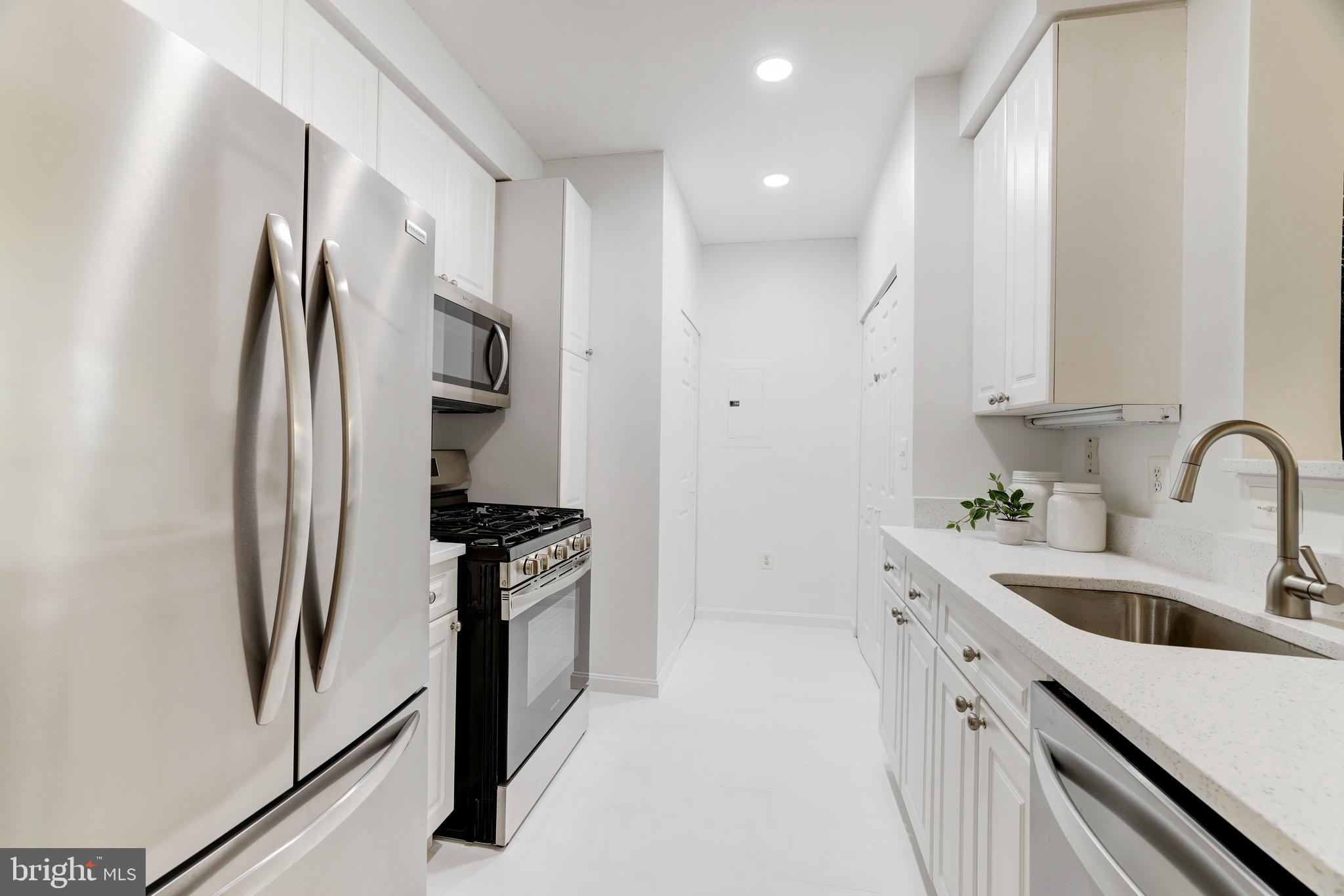 STRATFORD CONDOMINIUMS - Residential