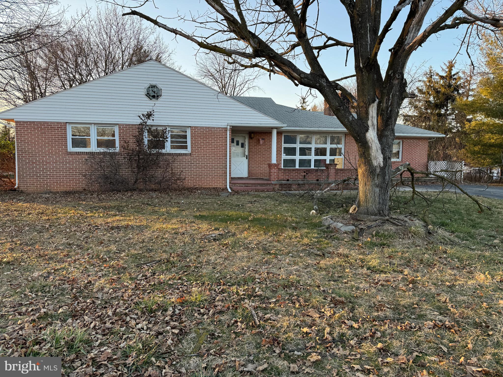 Gem in the rough! this charming 3 bedroom 3 bath brick rancher features 3 city lots which offers a spacious yard perfect for outdoor entertaining and relaxation. This home offers endless possibilities for customization and enhancement. This property is sure to inspire. Search Property on Auction.com for details/offer opportunities. Decisions may take 1 week. Call Agent or Auction.com 800 7936107 for Information. 5% or $2500 min. Auction Fee paid at closing. Bank employees, individual insiders, impacted 3rd party/vendors and their household members are prohibited from purchasing. Commissions are paid off the sales price minus the Auction Fee. Offers may require investor approval
