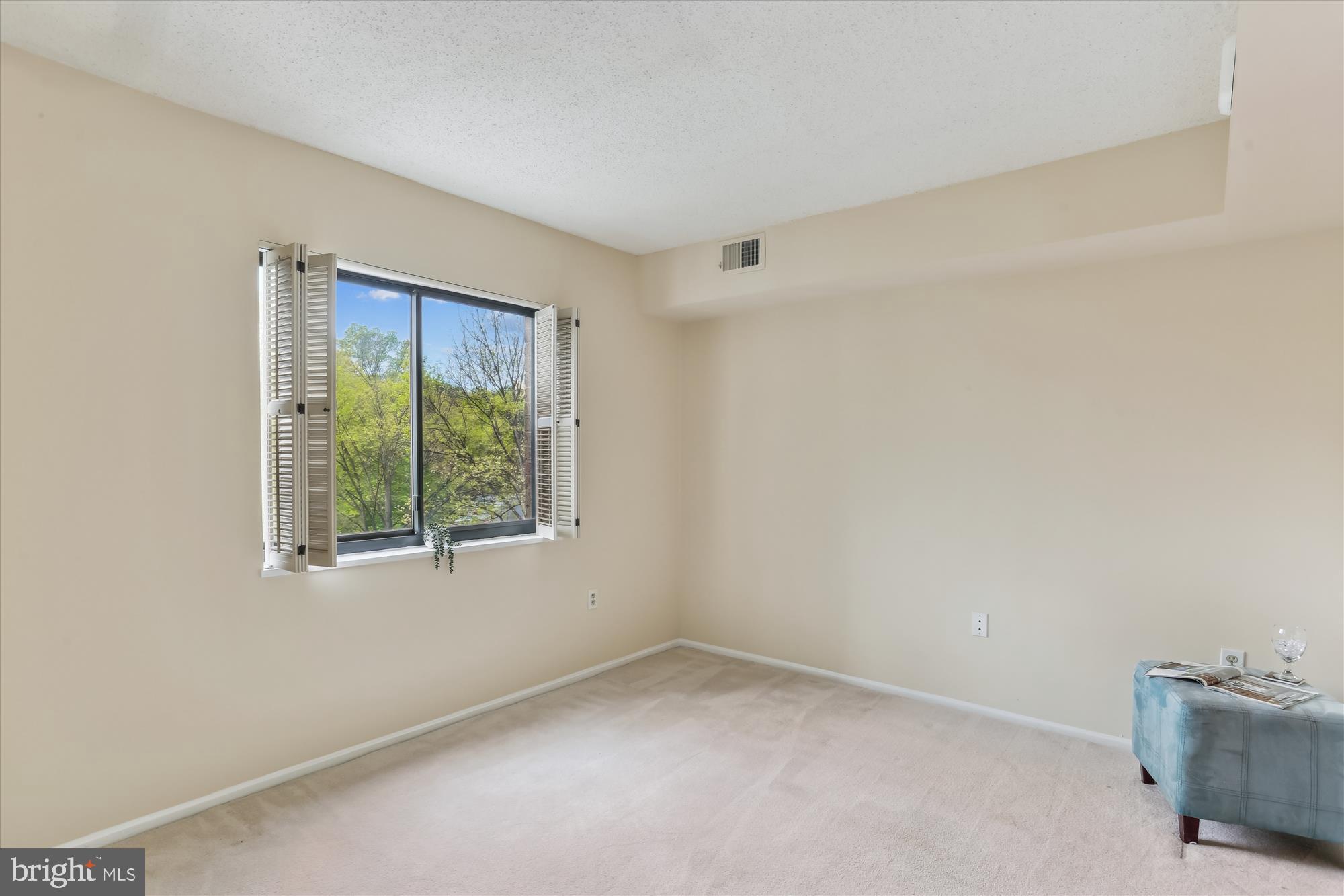 LEISURE WORLD - Residential