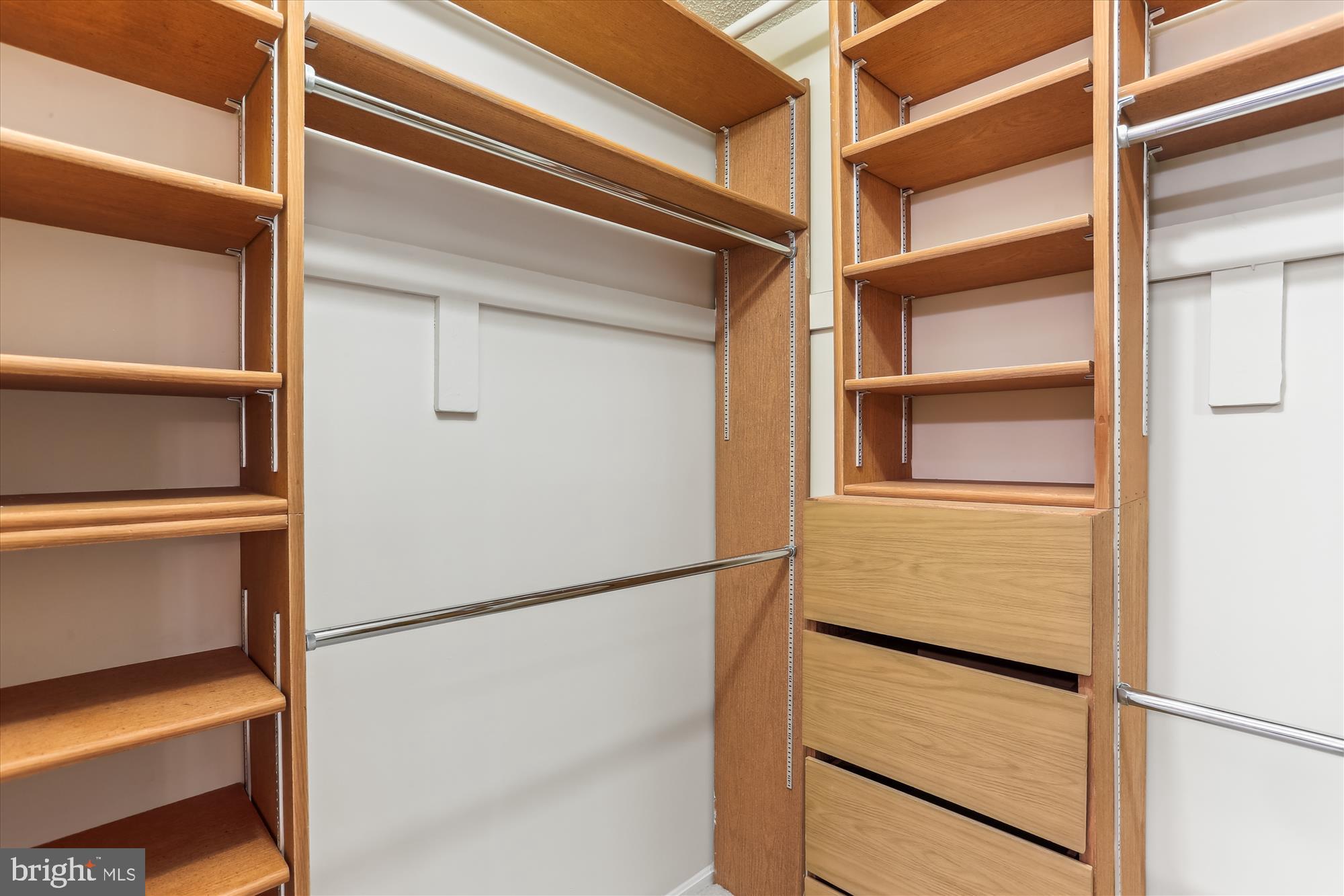 LEISURE WORLD - Residential