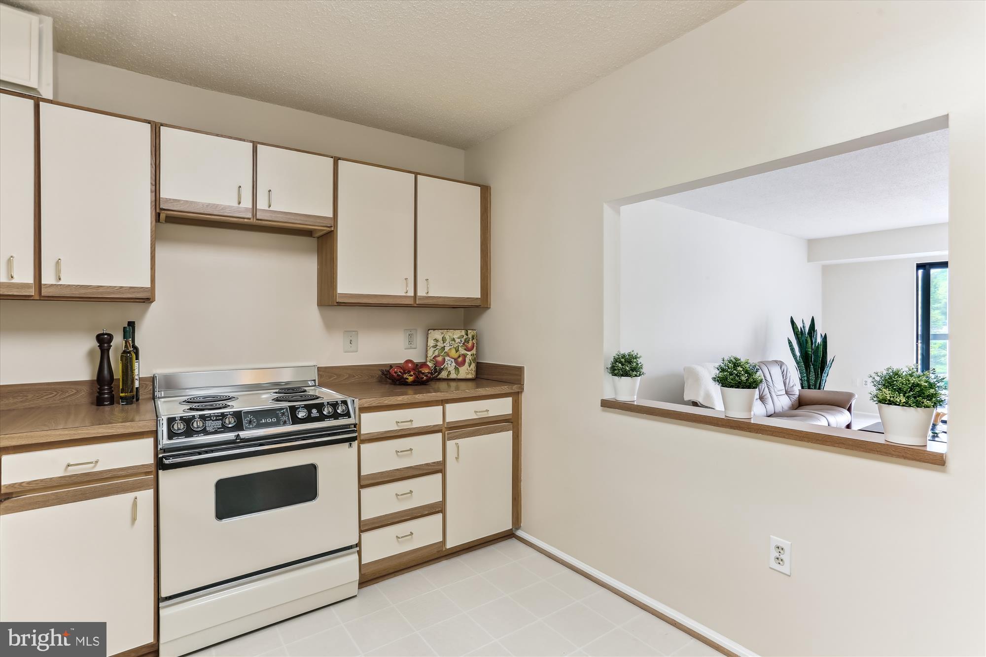 LEISURE WORLD - Residential