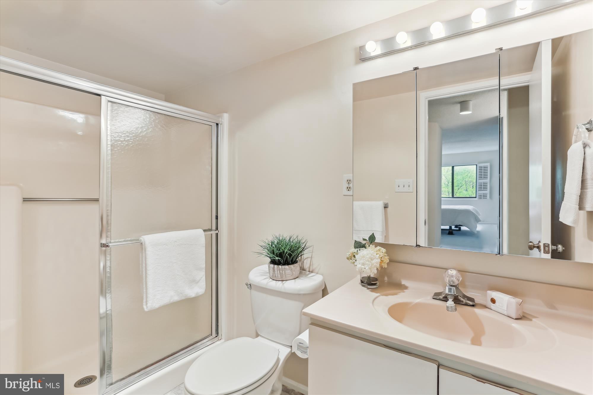 LEISURE WORLD - Residential