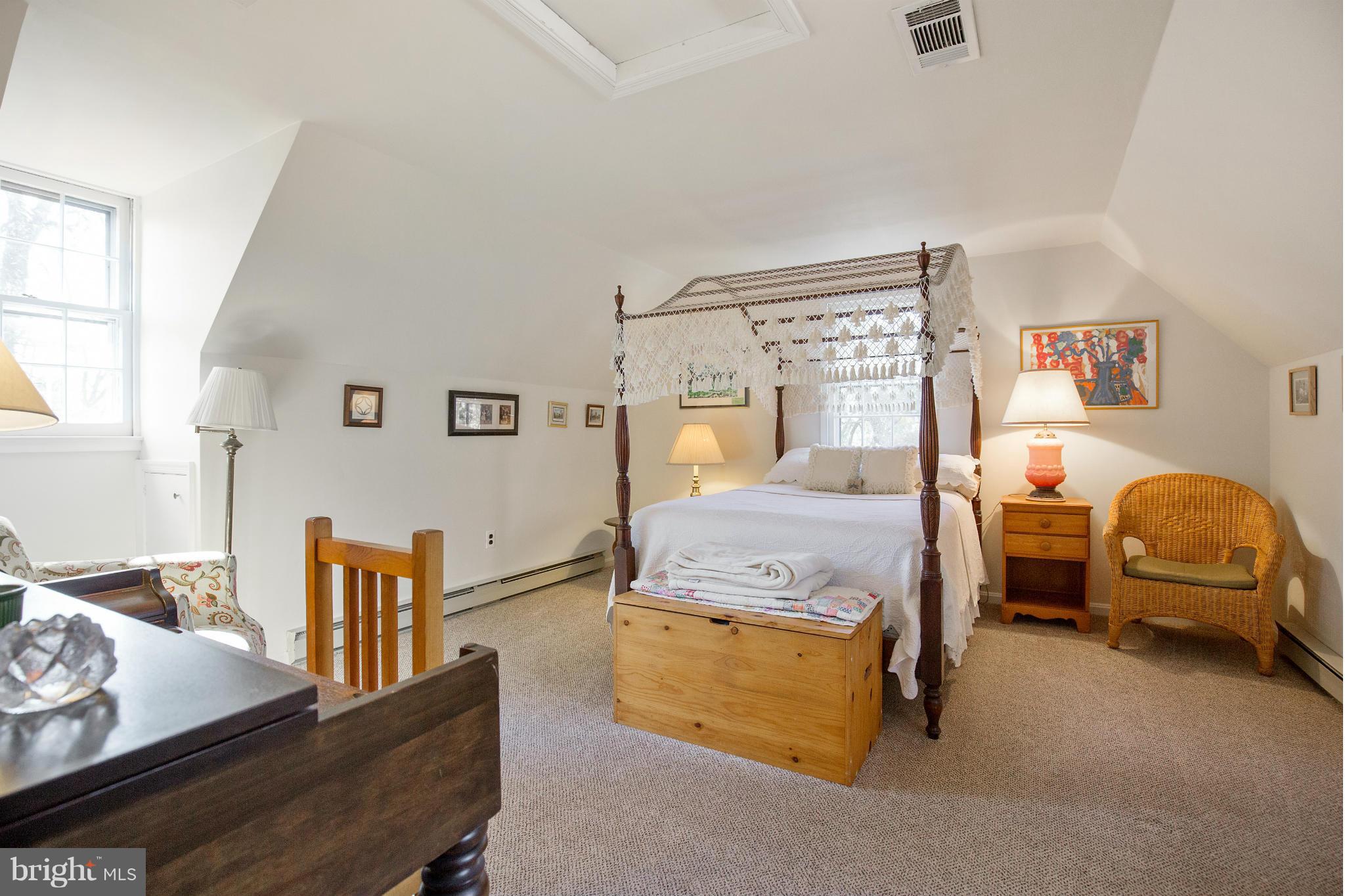 OAK HILL - Residential