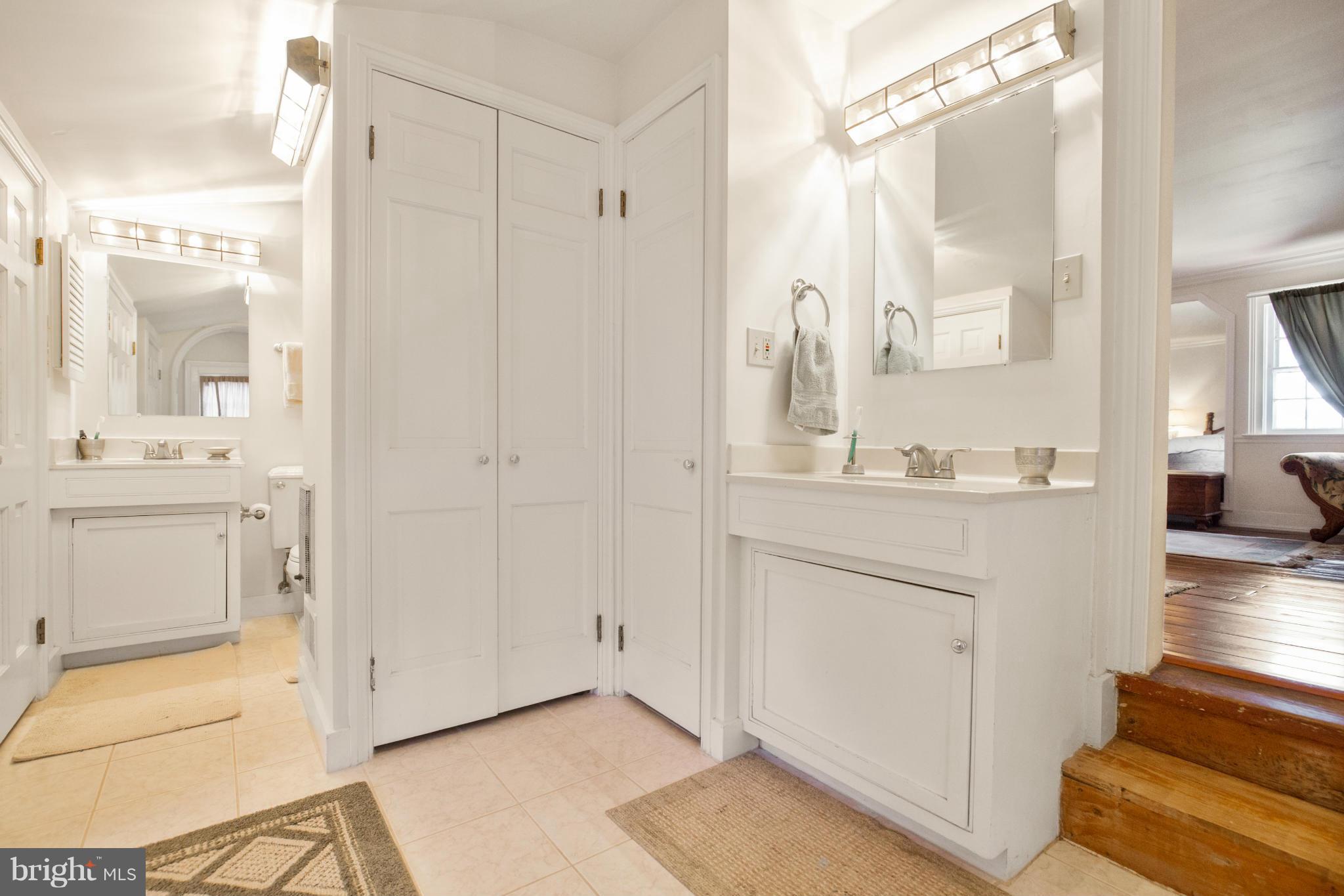 OAK HILL - Residential