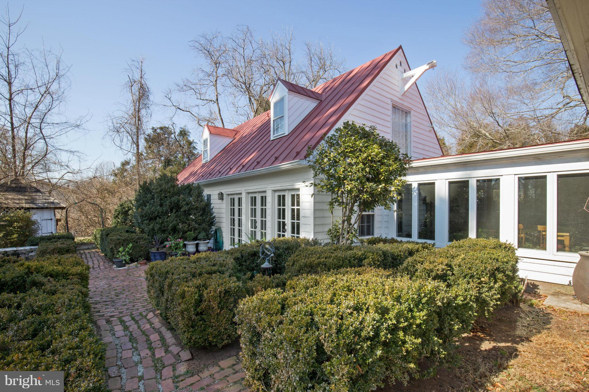 OAK HILL - Residential