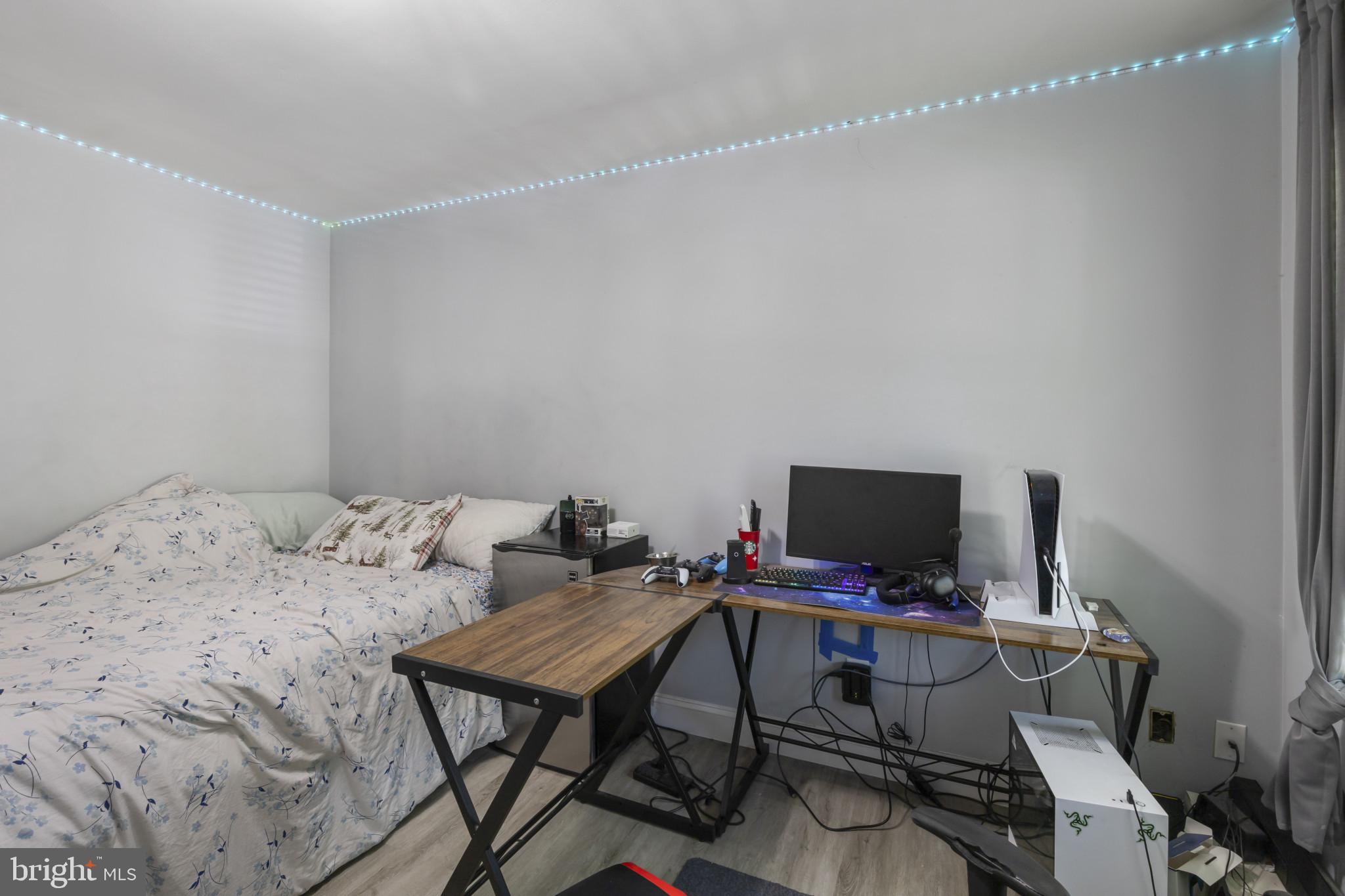 OAKLAND MILLS - Residential